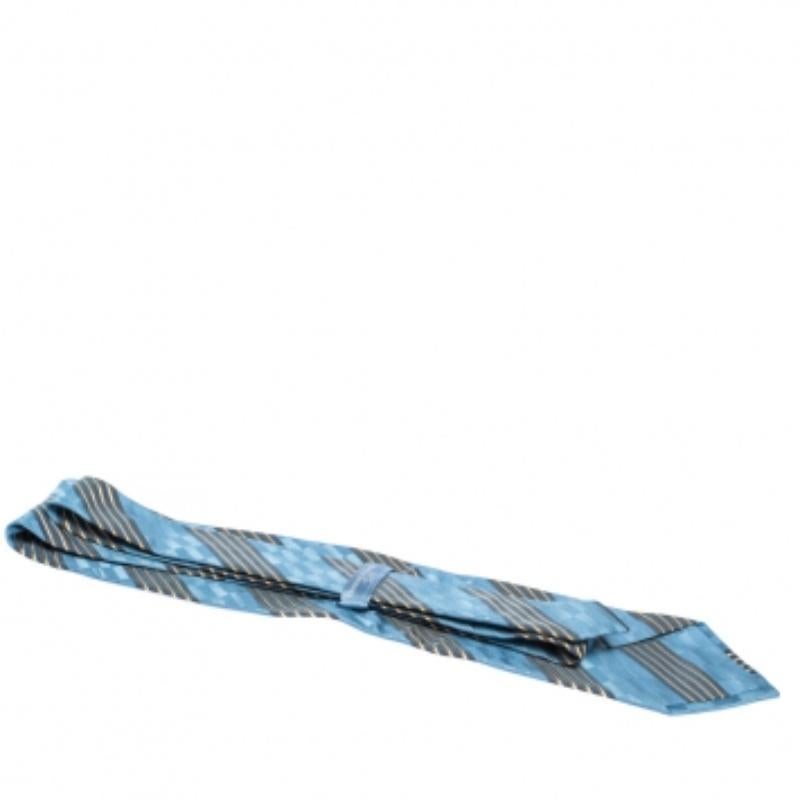 Ermenegildo Zegna Couture Blue Diagonal Striped Silk Jacquard Traditional Tie In condizioni buone in vendita a Dubai, Al Qouz 2