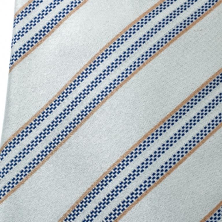 Ermenegildo Zegna Couture Cravate traditionnelle grise et bleue à rayures diagonales Excellent état - En vente à Dubai, Al Qouz 2