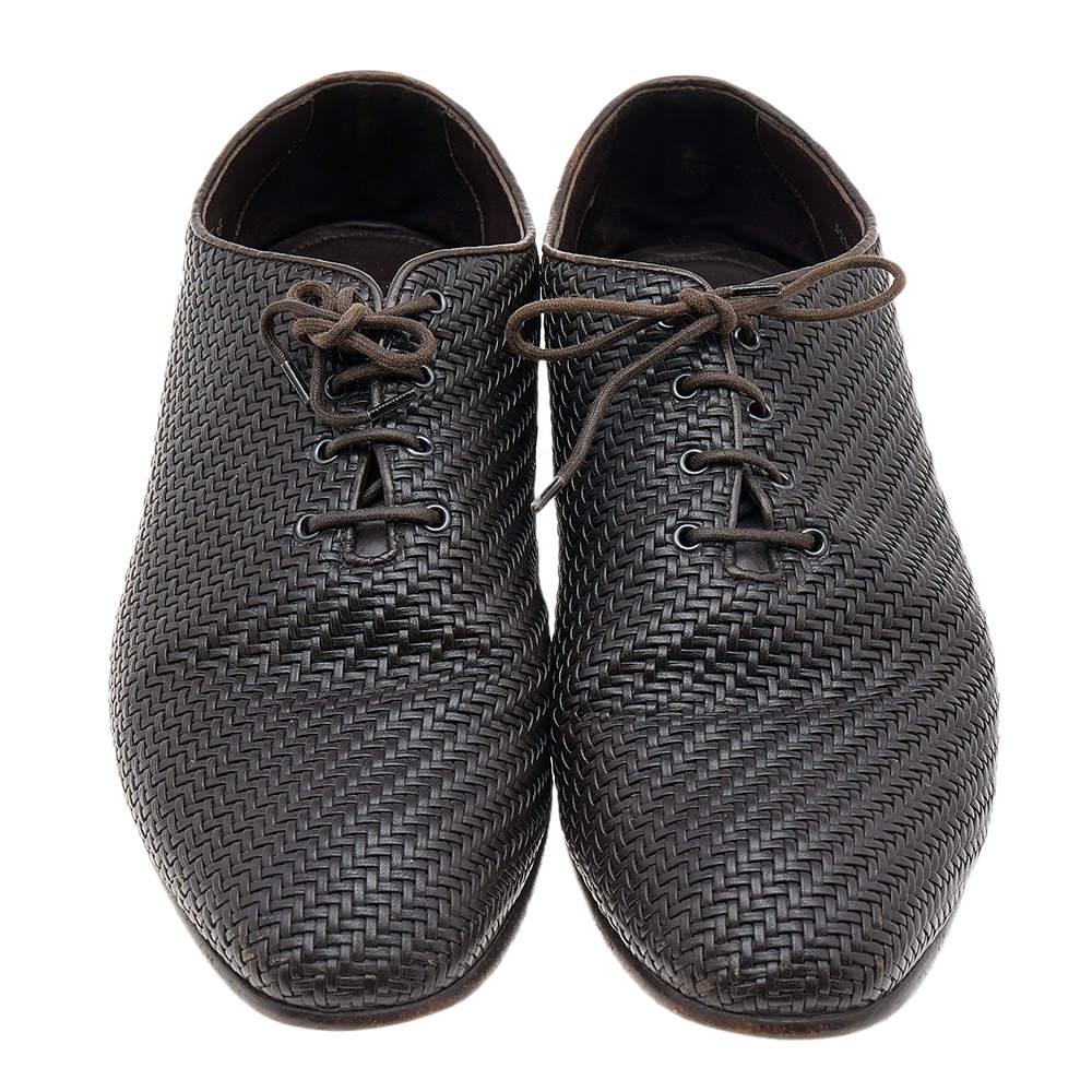 These loafers from Ermenegildo Zegna are not only high on appeal but also very skillfully made. They have been woven from quality leather in Italy and designed with beauty using neat stitching and laces on the uppers. The loafers have a lovely shape