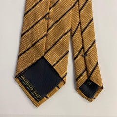 ERMENEGILDO ZEGNA Gold-Marine Seidenkrawatte mit Diagonalstreifen