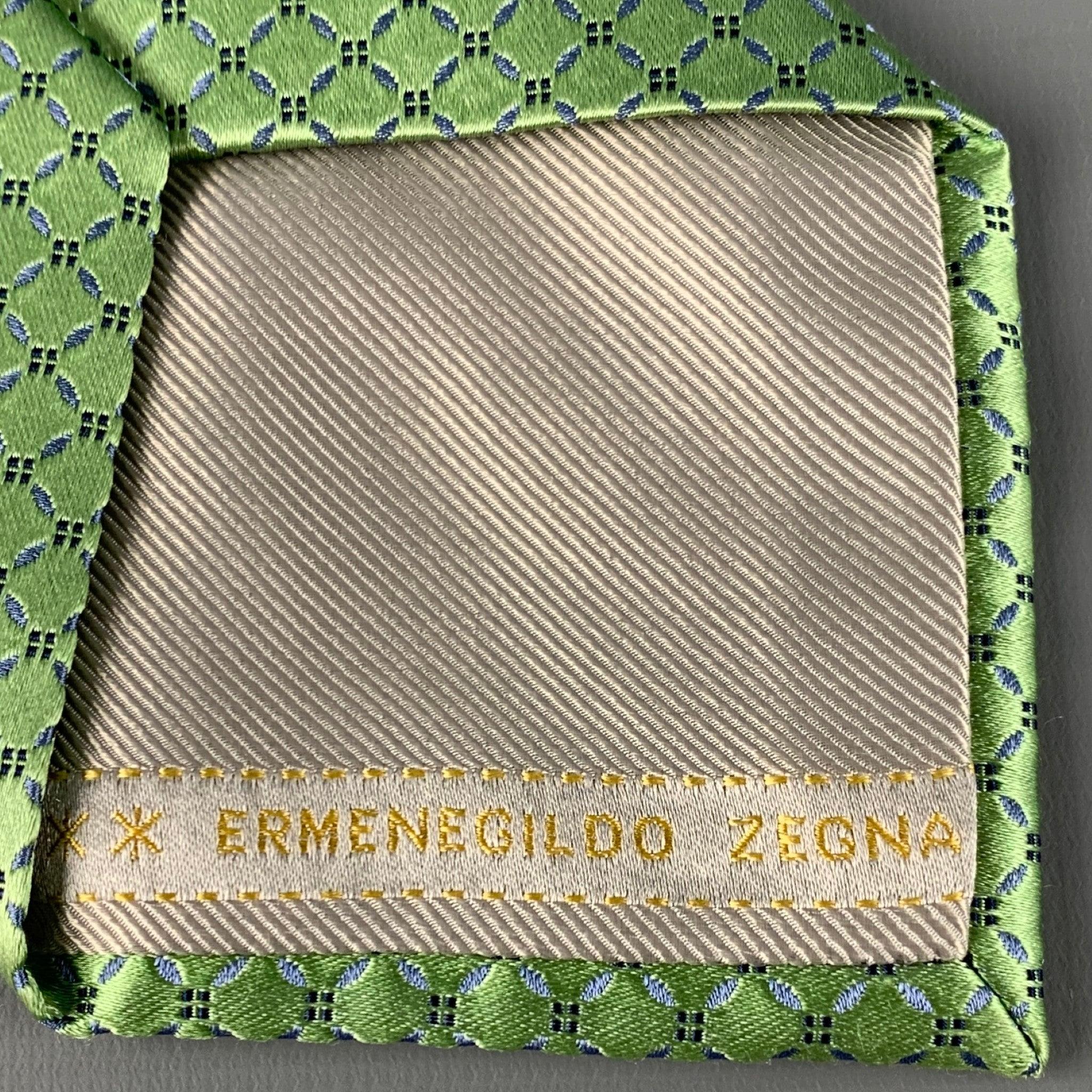 ERMENEGILDO ZEGNA Grün Hellblaue Quadratische Seiden-Satin-Krawatte Herren im Angebot