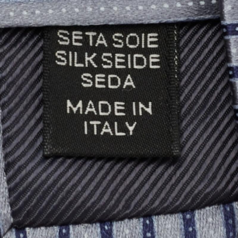 Questa cravatta di Ermenegildo Zegna è un perfetto accessorio formale dal fascino moderno e deciso. Realizzata con materiali lussuosi, presenta motivi intricati e l'etichetta del marchio è ben cucita sul retro. Aggiungerà sicuramente un tocco di