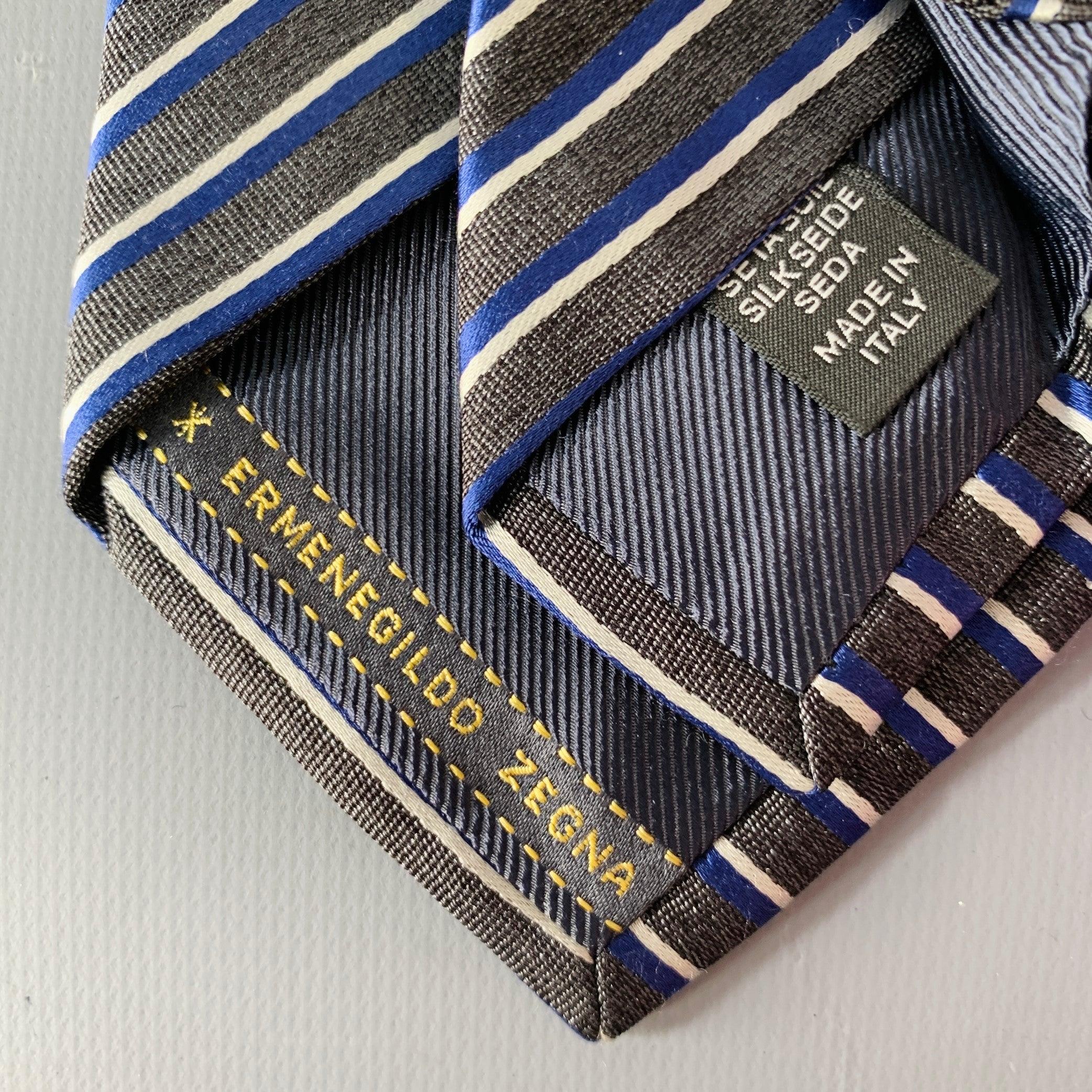 Black ERMENEGILDO ZEGNA Grey Navy Diagonal Stripe Silk Tie For Sale