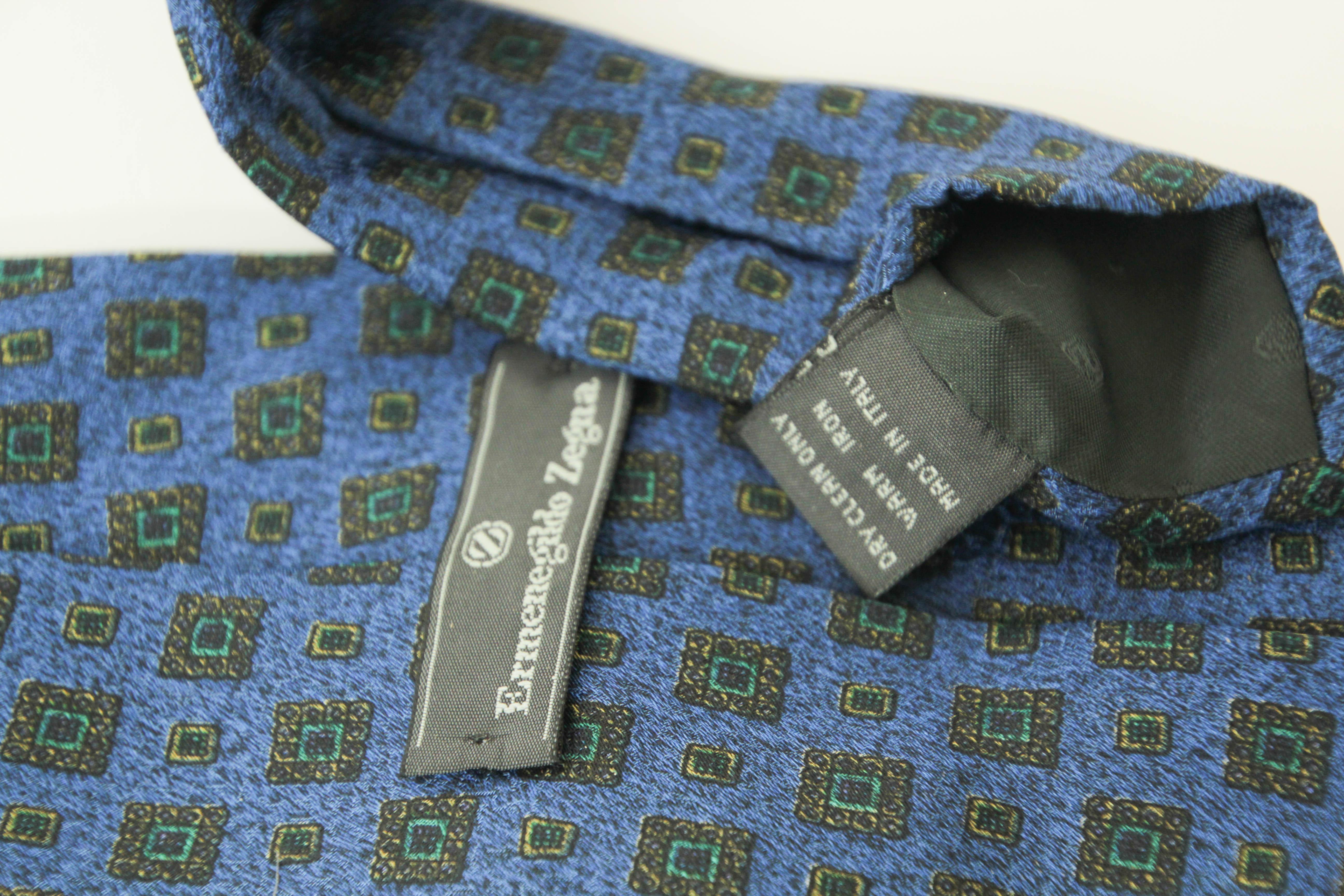 Ermenegildo Zegna Luxury Blue Medallion Silk Neck Tie Italy For Sale 13