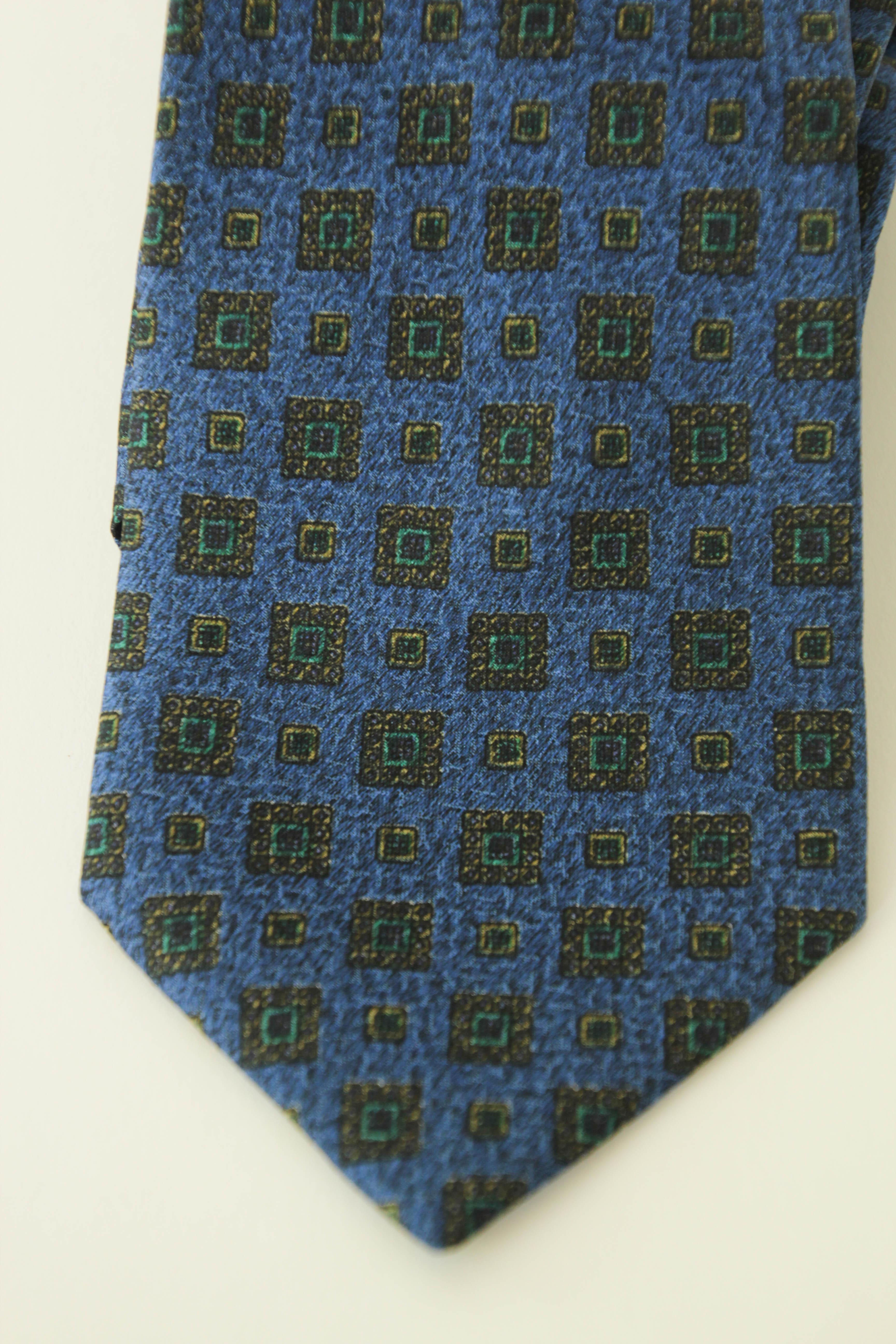 Gray Ermenegildo Zegna Luxury Blue Medallion Silk Neck Tie Italy For Sale