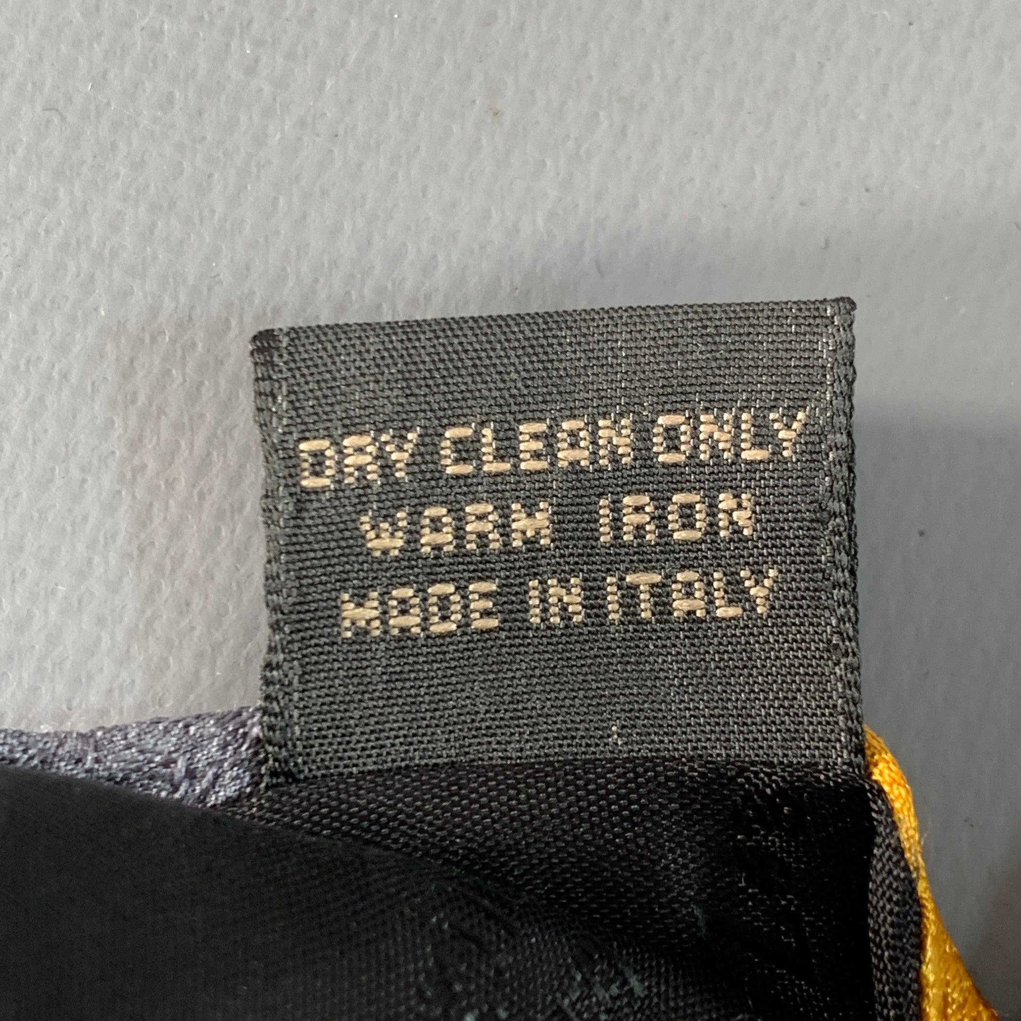 Ermenegildo Zegna Cravatta in seta con sedie astratte multicolore in vendita 1