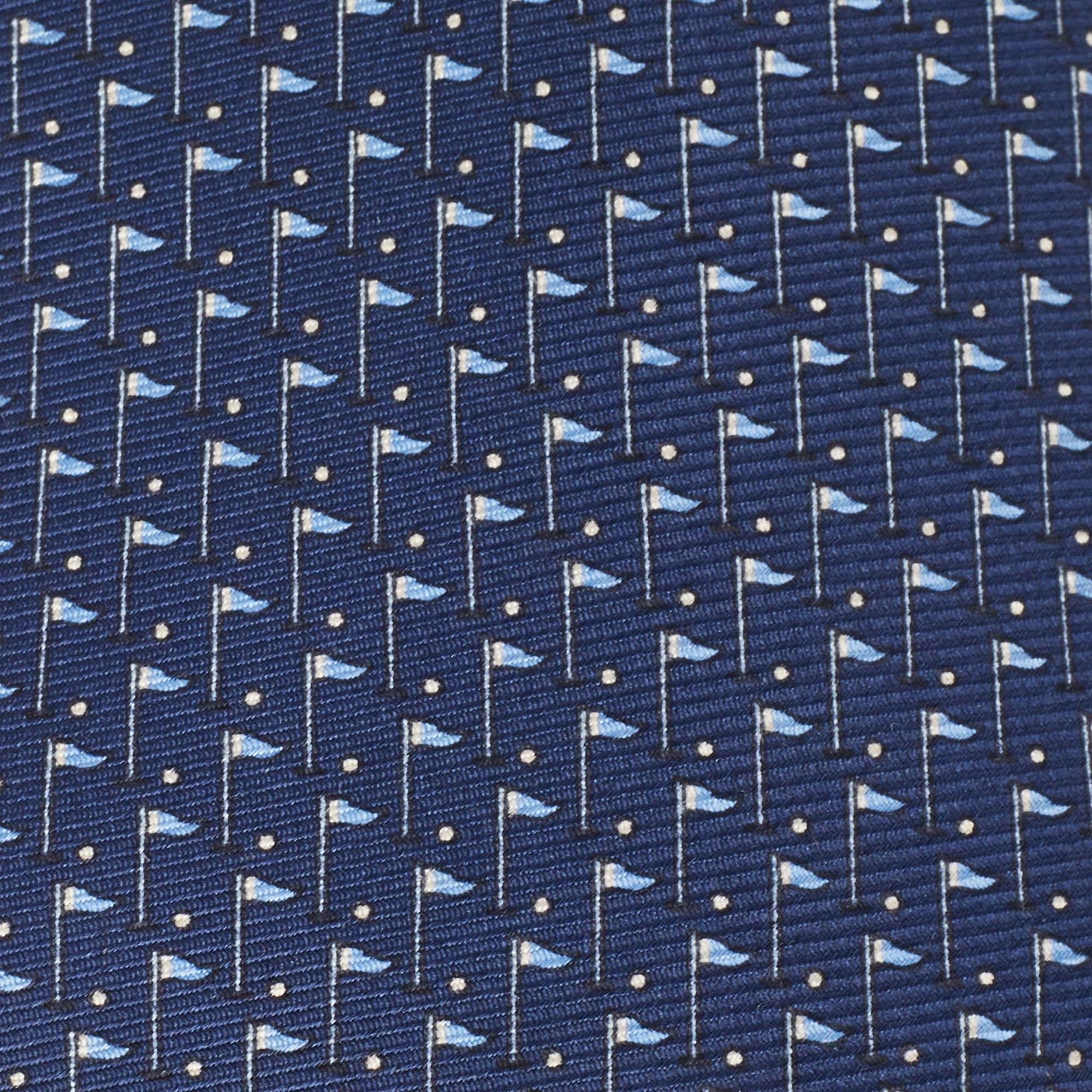Pick this Ermenegildo Zegna tie to give your look an eye catching element. It is cut from silk and detailed with flag prints. It is finished with the brand label on the back.