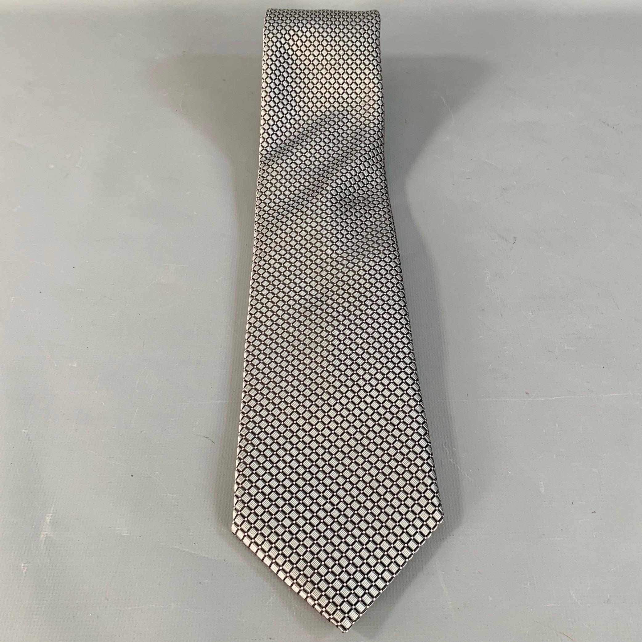 Grigio Ermenegildo Zegna, cravatta in seta a scacchi neri e argento in taglia unica in vendita