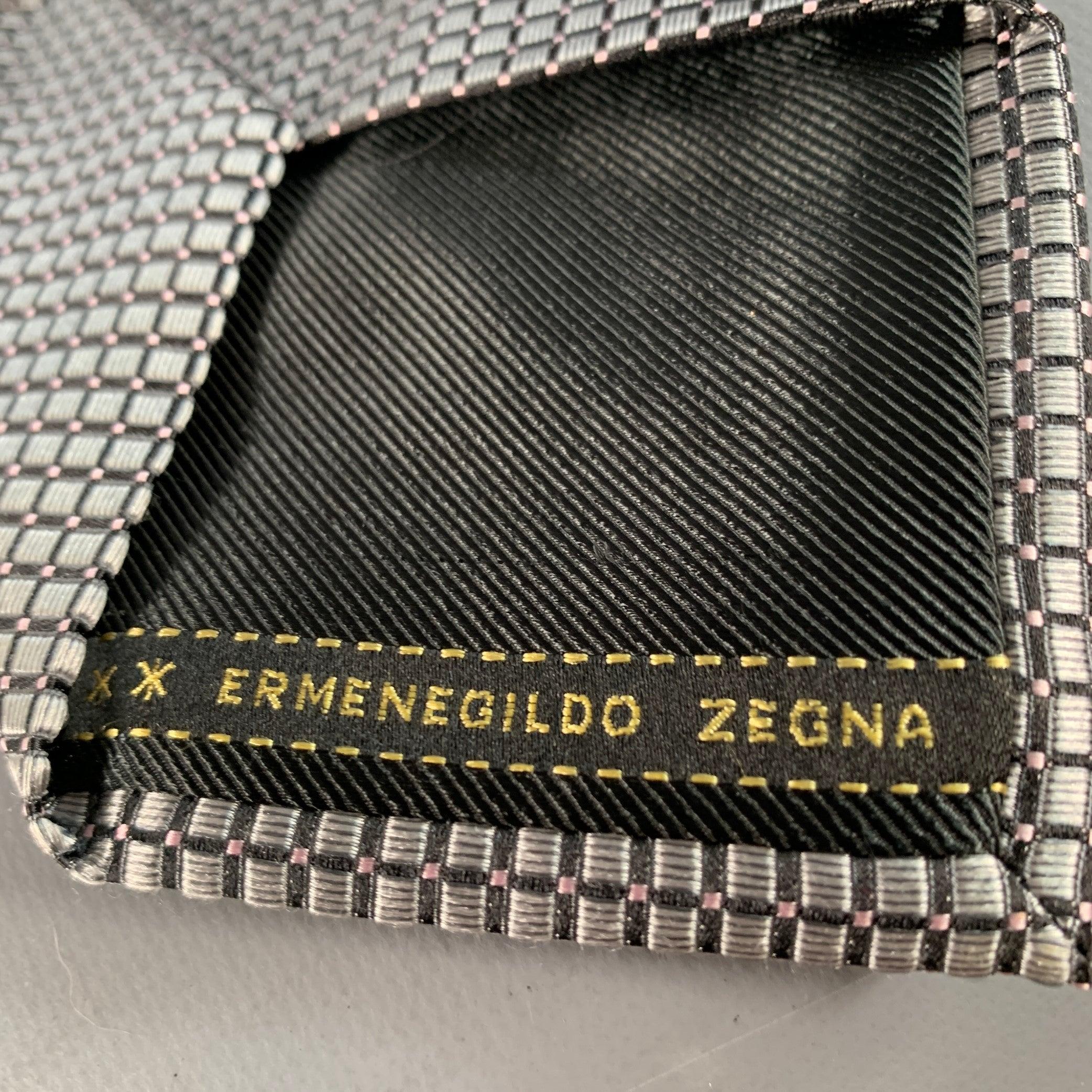 Ermenegildo Zegna, cravatta in seta a scacchi neri e argento in taglia unica In condizioni buone in vendita a San Francisco, CA