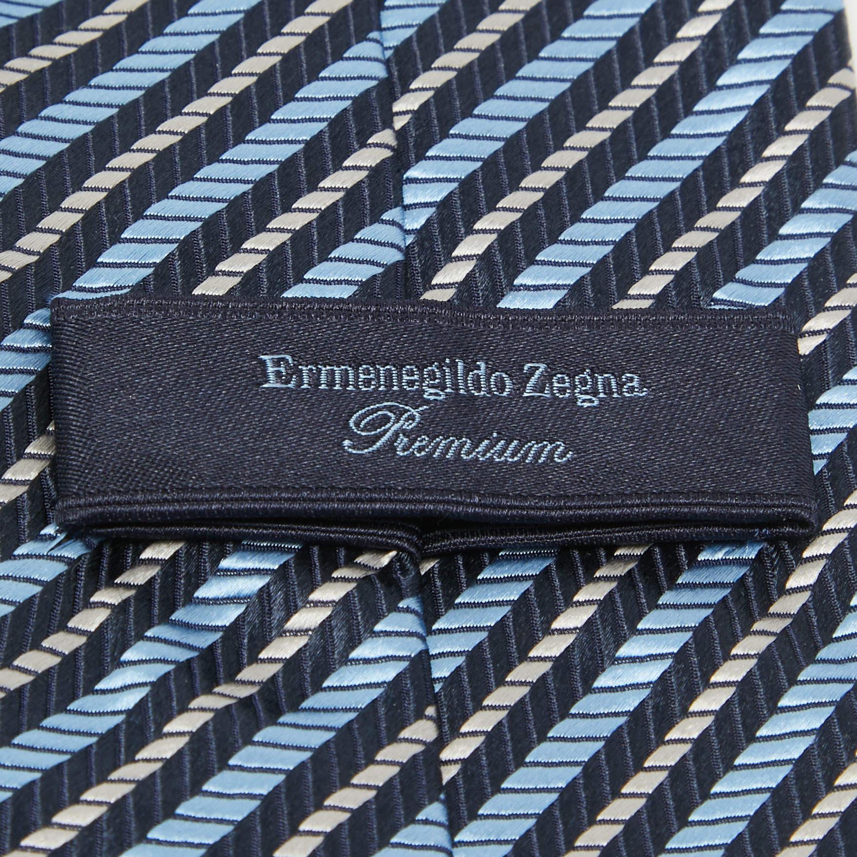 Nero Cravatta Ermenegildo Zegna Premium in seta a righe diagonali blu navy in vendita