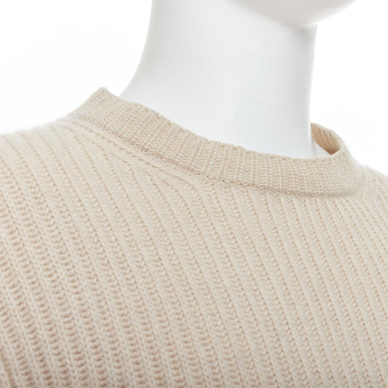 ERMENEGILDO Zegna Pull en pur casshmere beige à côtes panachées EU48 M
Référence : PRWU/A00060
Marque : Ermenegildo Zegna
Collectional : Puro Cashmere
MATERIAL : Cachemire
Couleur : Beige
Motif : Solide
Fermeture : Pull-over
Fabriqué en :