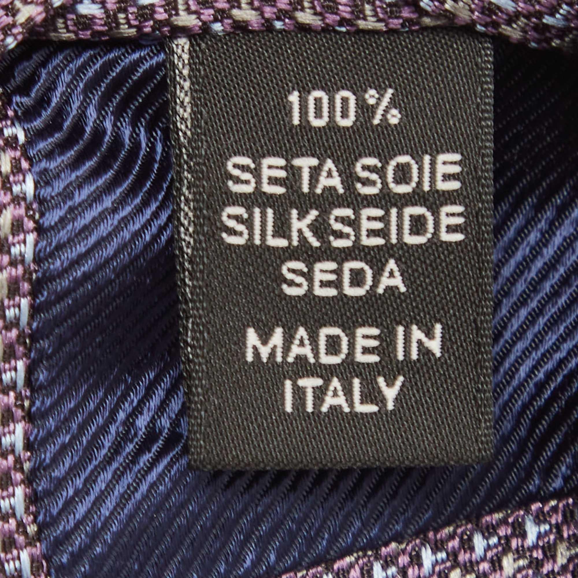 Ermenegildo Zegna Cravate en soie à motifs violets Bon état - En vente à Dubai, Al Qouz 2