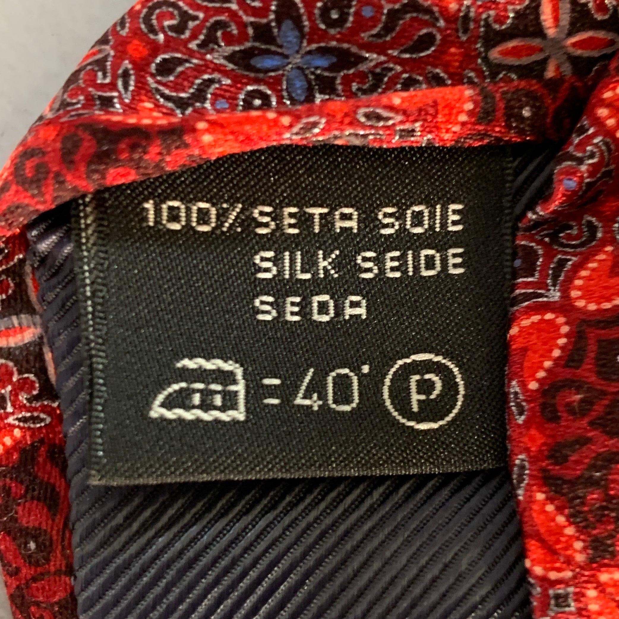 ERMENEGILDO Zegna Cravate en soie rouge et noire à motif floral abstrait Pour hommes en vente