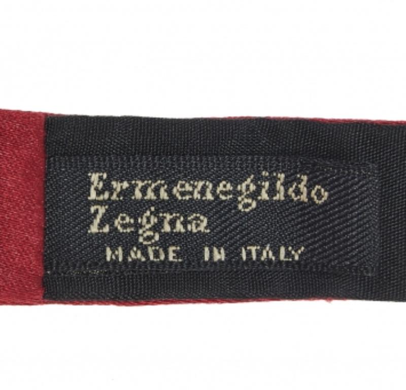 Ermenegildo Zegna - Nœud papillon en satin de soie rouge Bon état - En vente à Dubai, Al Qouz 2