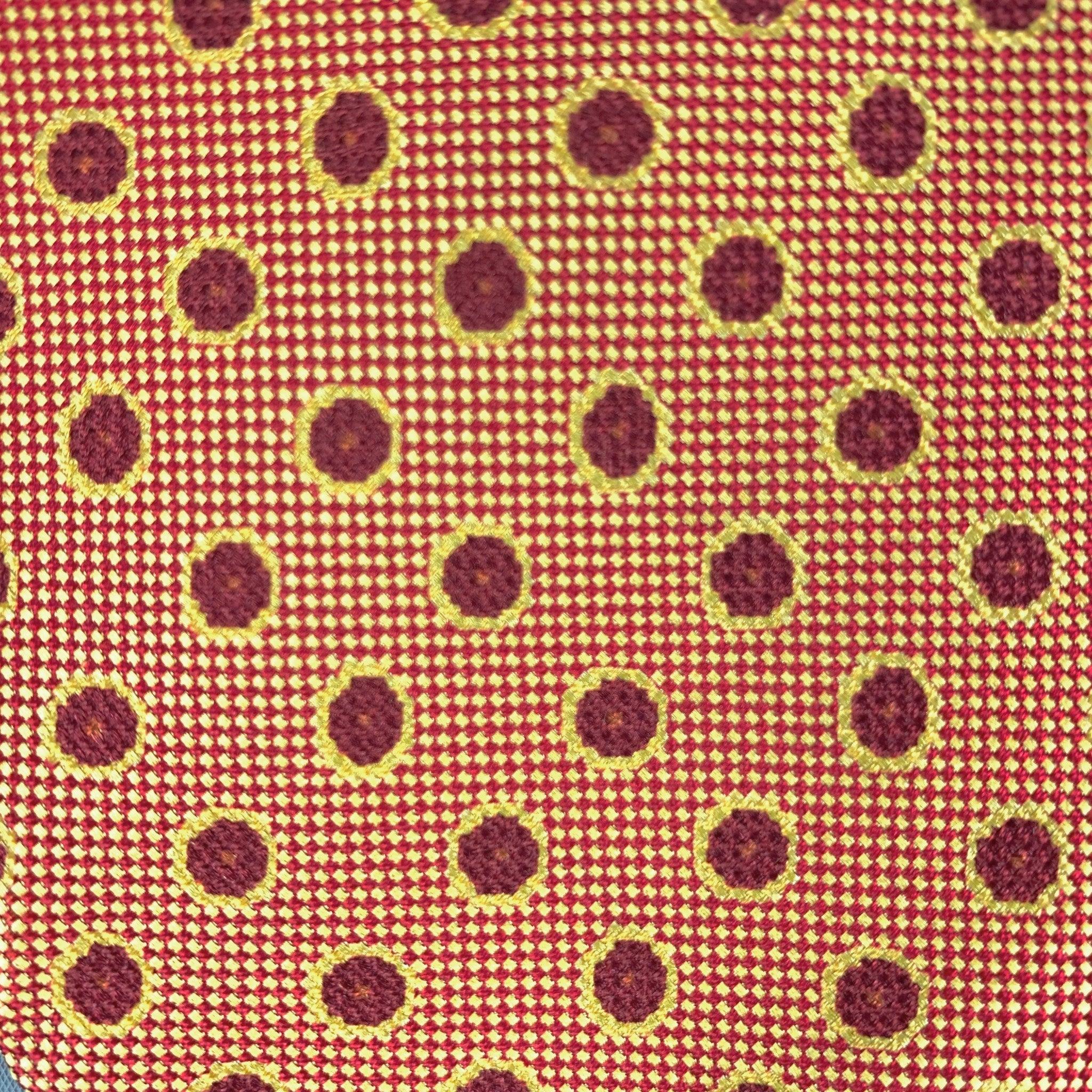 ERMENEGILDO ZEGNA Red & Yellow Dots Silk Tie In Good Condition For Sale In San Francisco, CA