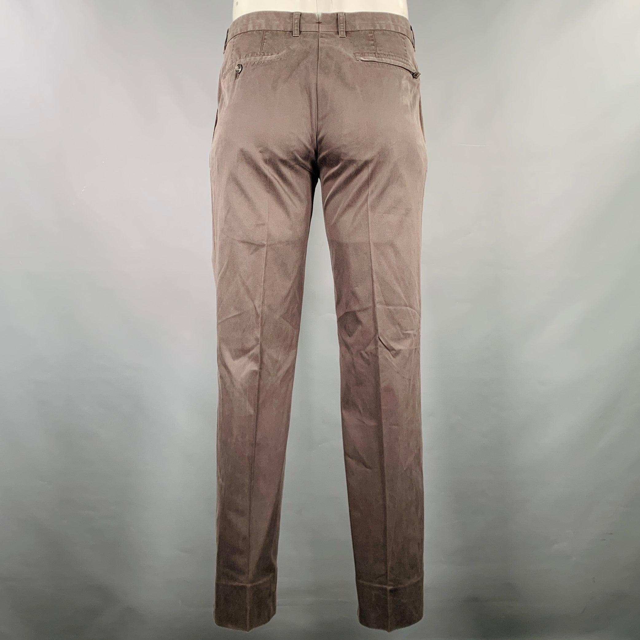 ERMENEGILDO ZEGNA casual pants in a grey brown cotton stretch blend fabric featuring a flat front style, straight leg, and zip fly closure. Made in Romania.Excellent Pre-Owned Condition. 

Marked:   50R 

Measurements: 
  Waist: 34 inches Rise: 8