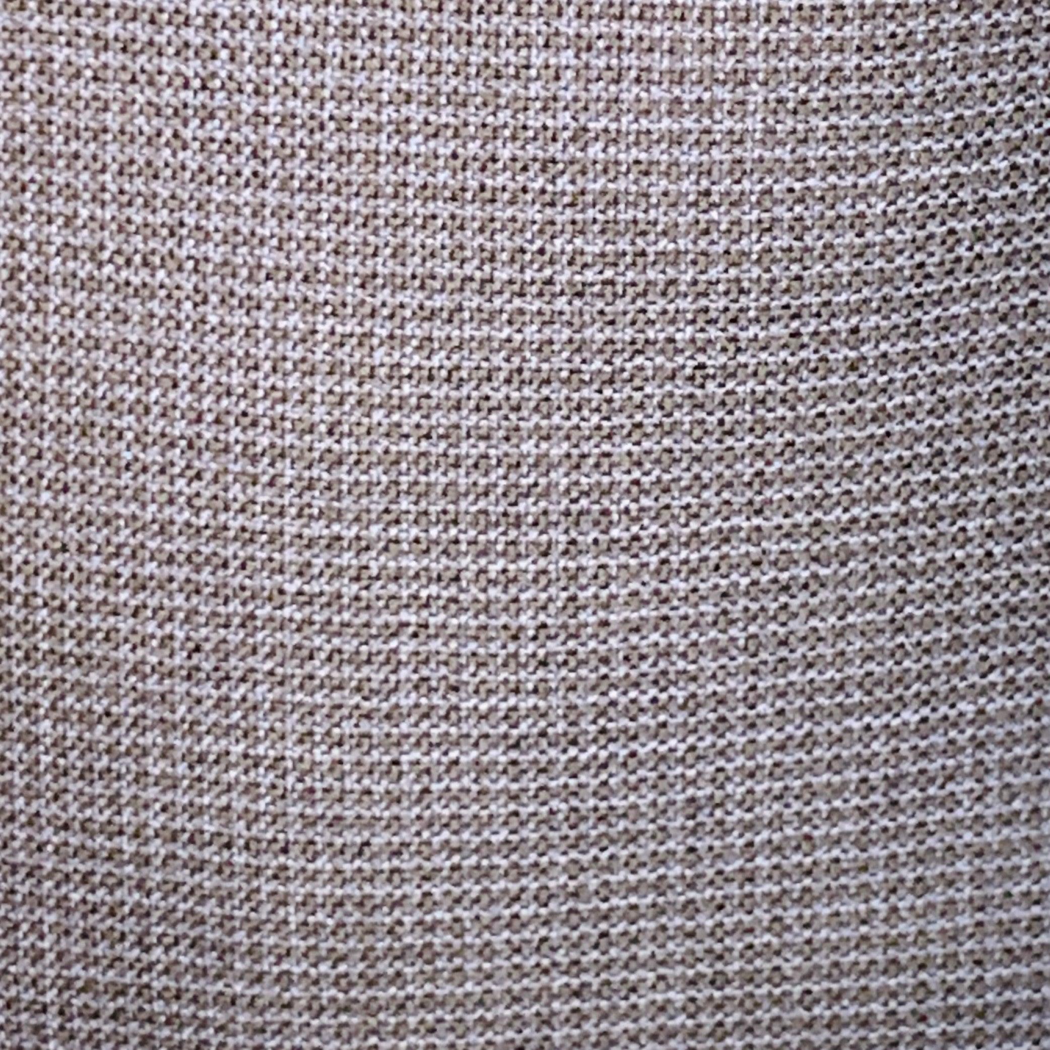 ERMENEGILDO ZEGNA für BERGDORF GOODMAN Sportmantel
aus marineblauem und schwarzem Wollstoff mit mikrokariertem Muster, gekerbtem Revers, doppeltem Rückenschlitz und doppeltem Knopfverschluss. Made in Switzerland. sehr guter gebrauchter Zustand.