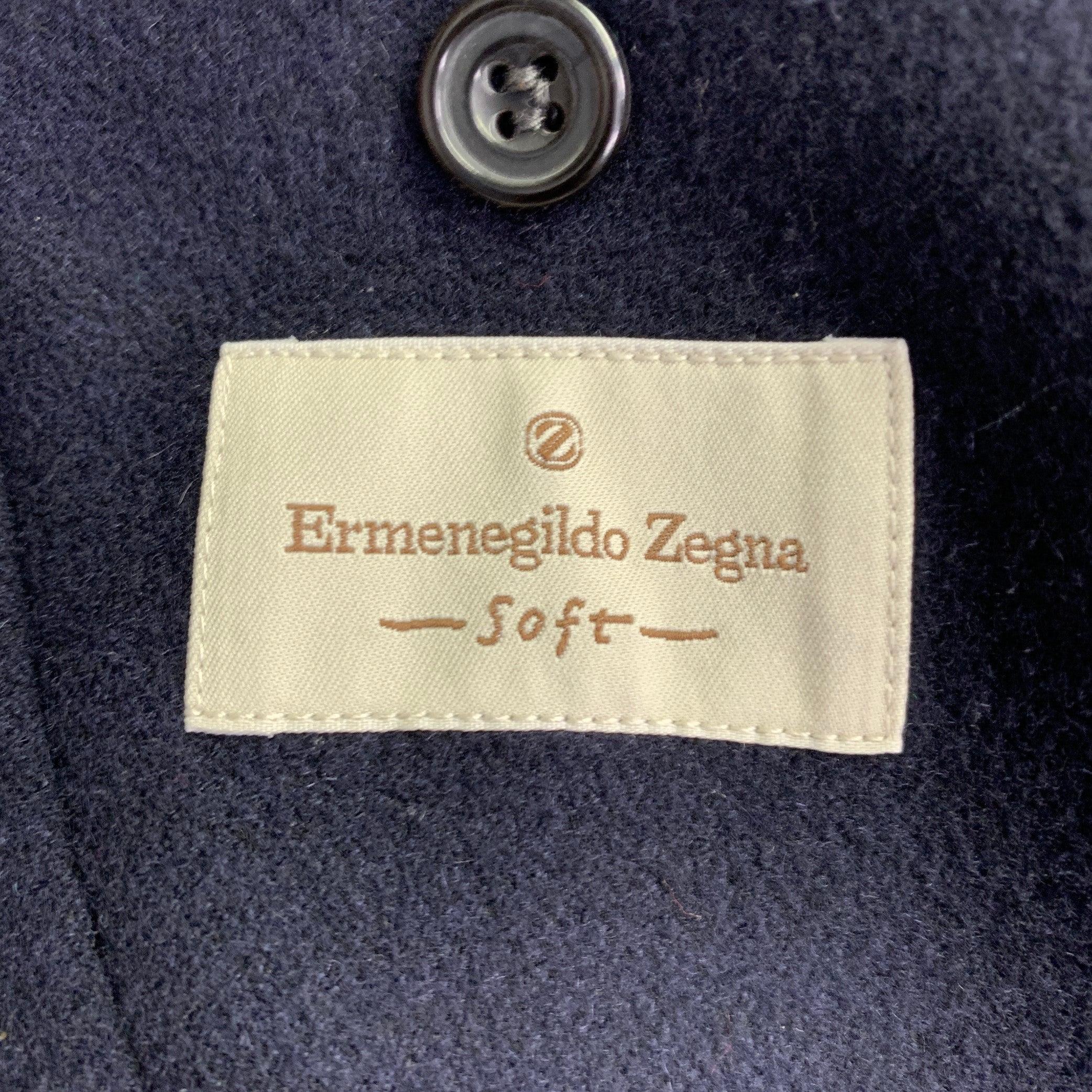 ERMENEGILDO ZEGNA Veste à revers en laine cachemire bleu marine taille 42 en vente 1