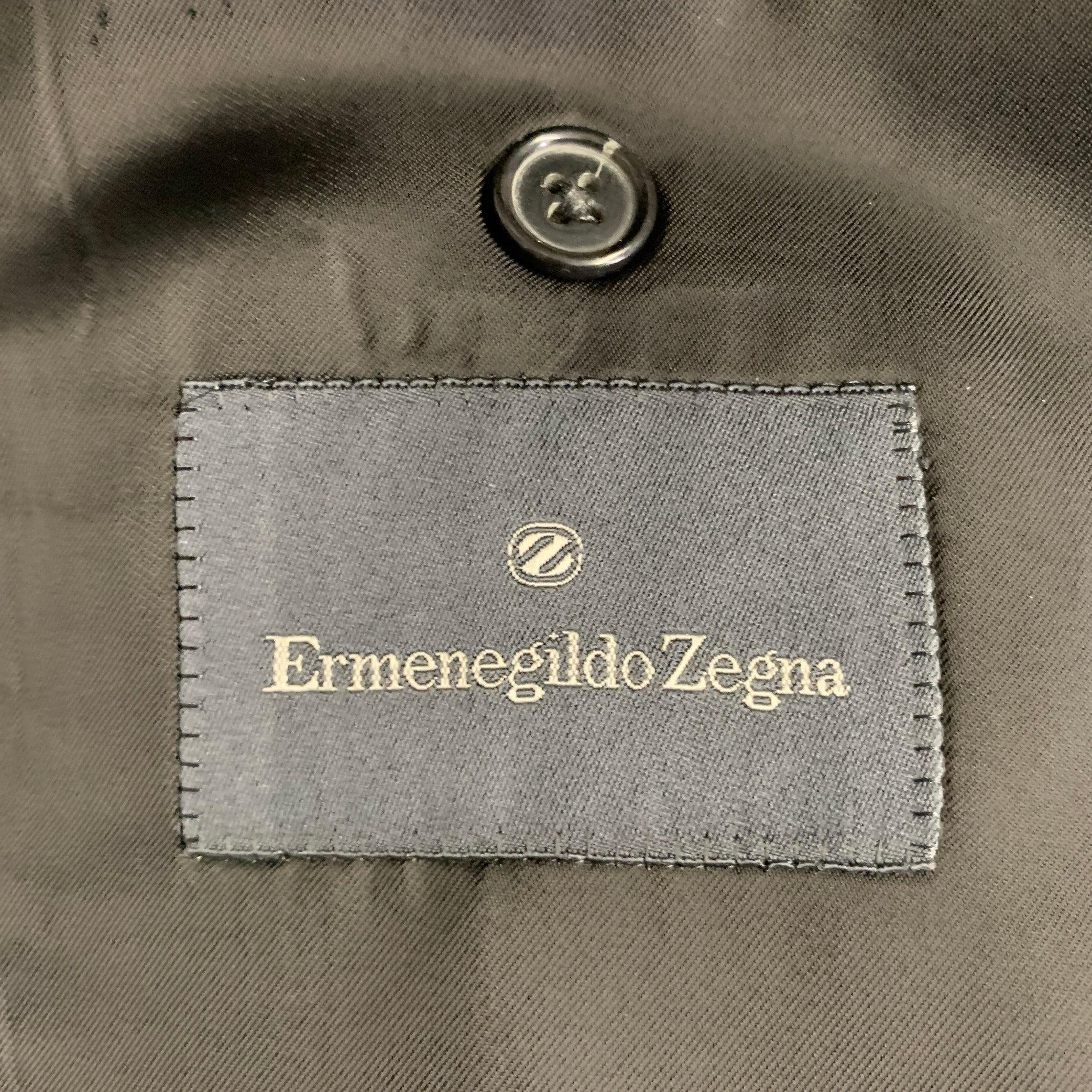 Ermenegildo Zegna Taglia 46 Smoking in lana nera con risvolto a punta in vendita 3