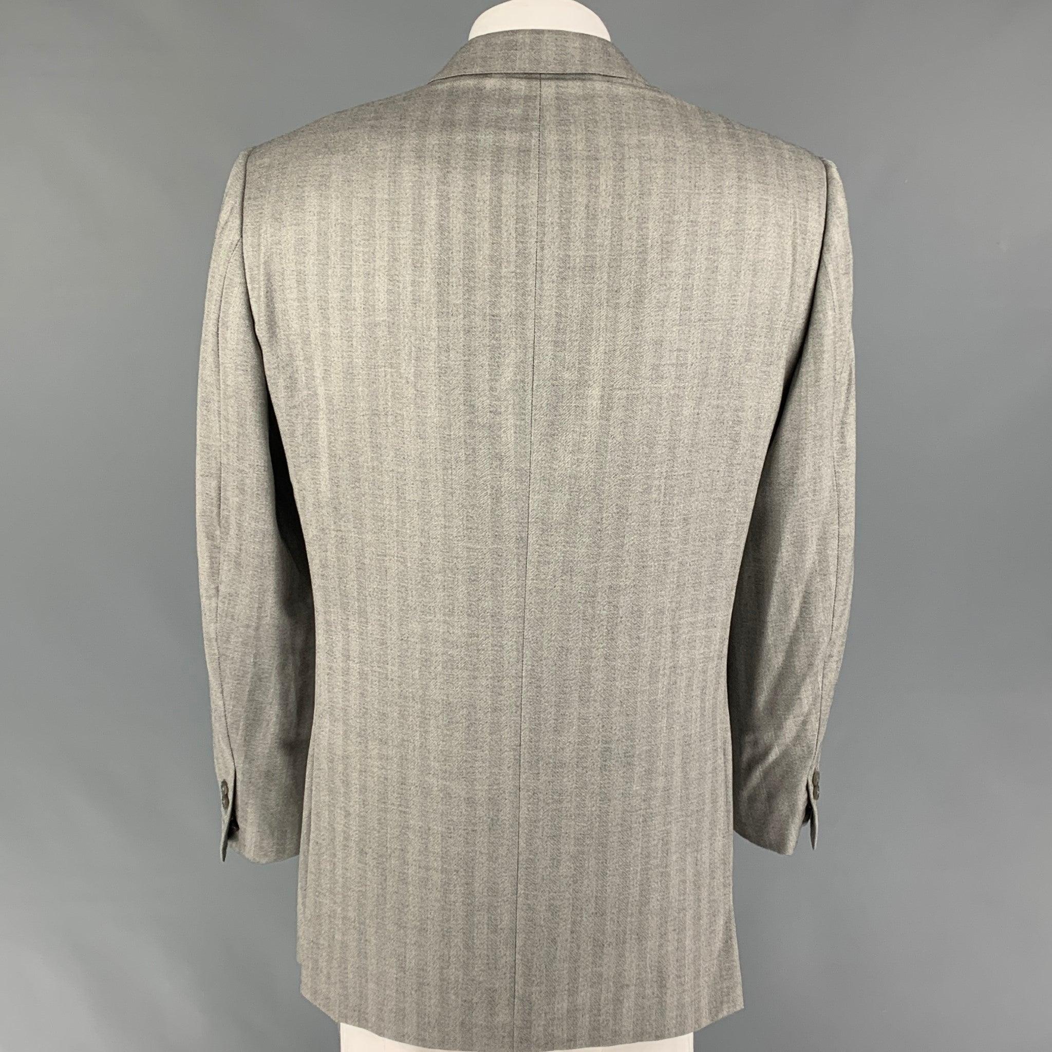 ERMENEGILDO ZEGNA Size 50 Long Light Gray Herringbone Sport Coat In Good Condition For Sale In San Francisco, CA