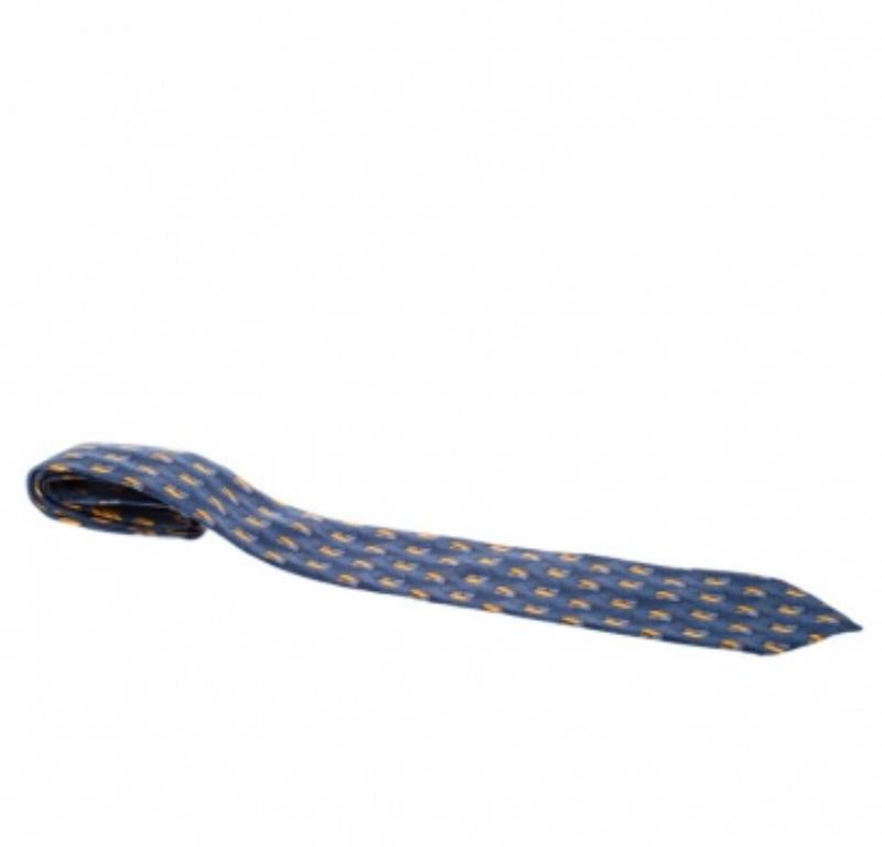 This Ermenegildo Zegna tie is a sophisticated accessory. Made from 100% silk, this vintage blue tie will work seamlessly with all your shirts. It has an abstract print all over its expanse and has the brand label keeper loop on the rear.