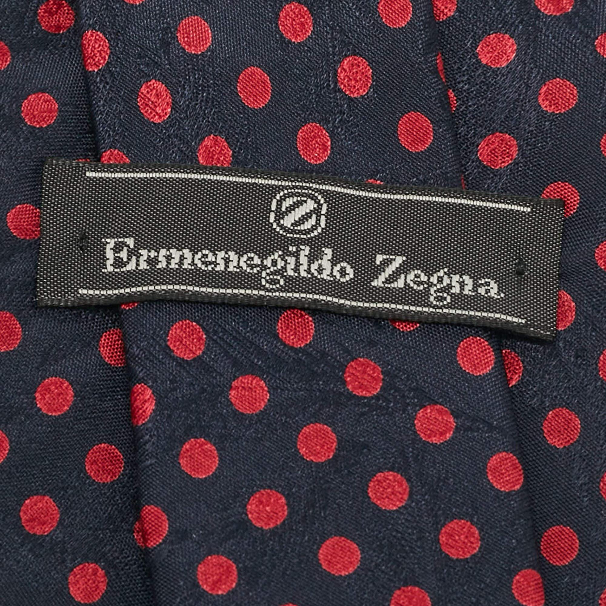 Noir Ermenegildo Zegna Vintage Blue Dots Pattern Silk Traditional Tie (cravate traditionnelle en soie) en vente