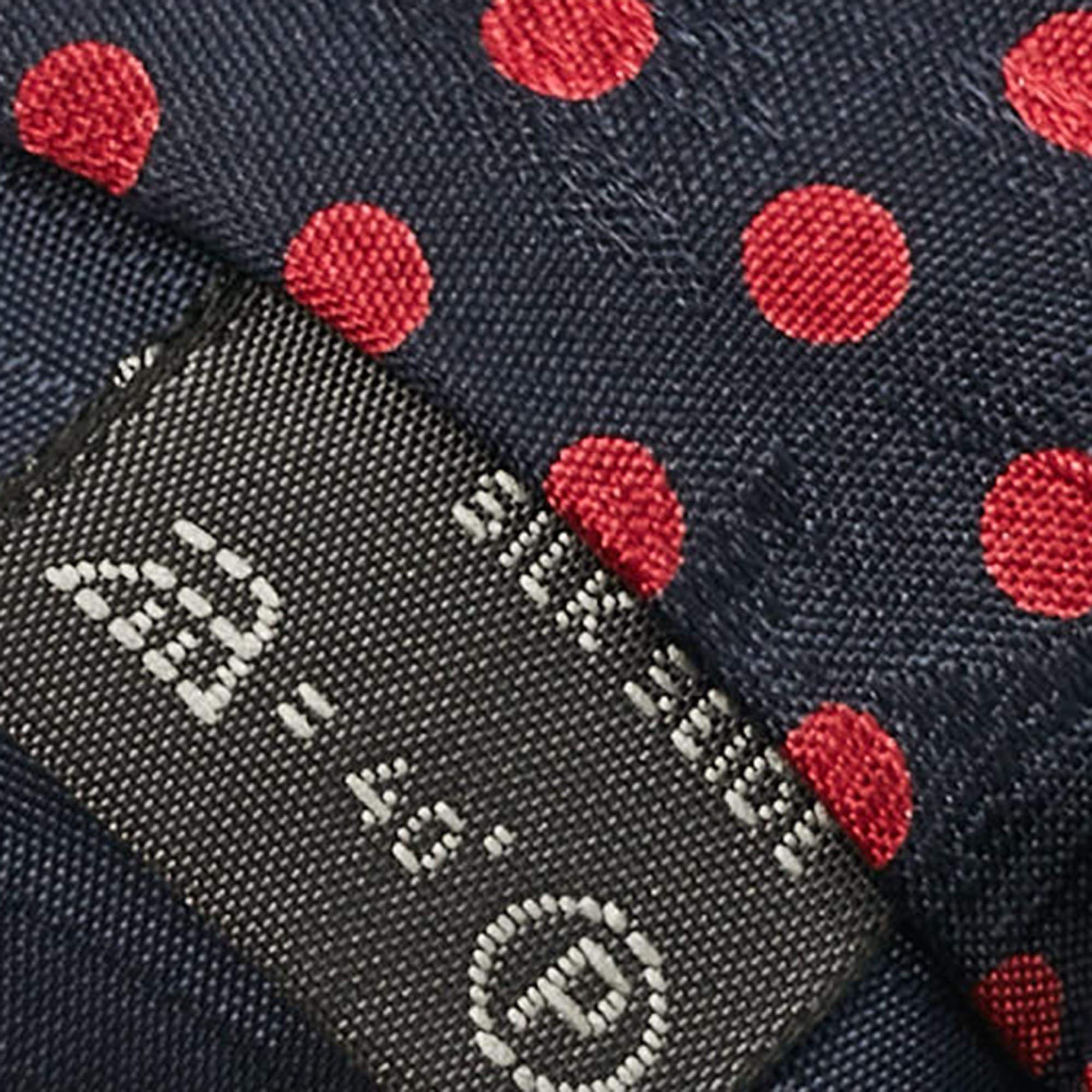 Ermenegildo Zegna Vintage Blue Dots Pattern Silk Traditional Tie (cravate traditionnelle en soie) Bon état - En vente à Dubai, Al Qouz 2