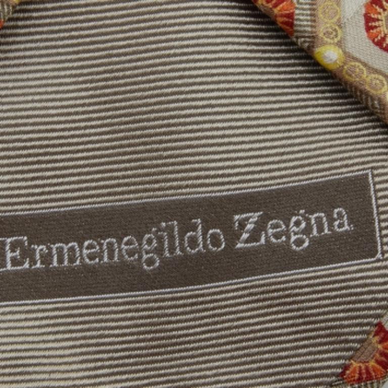 Ermenegildo Zegna Vintage Gold Jacquard Silk Tie Bon état - En vente à Dubai, Al Qouz 2