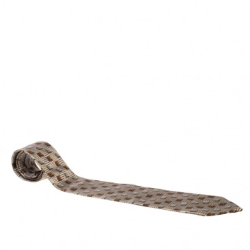 Wählen Sie die traditionelle Krawatte von Ermenegildo Zegna Vintage, um Ihrem formellen Look einen eleganten Touch zu verleihen. Es ist aus 100 % Seide gefertigt und trägt ein Jacquard-Finish in mehreren angenehmen Farbtönen. Das spitz zulaufende