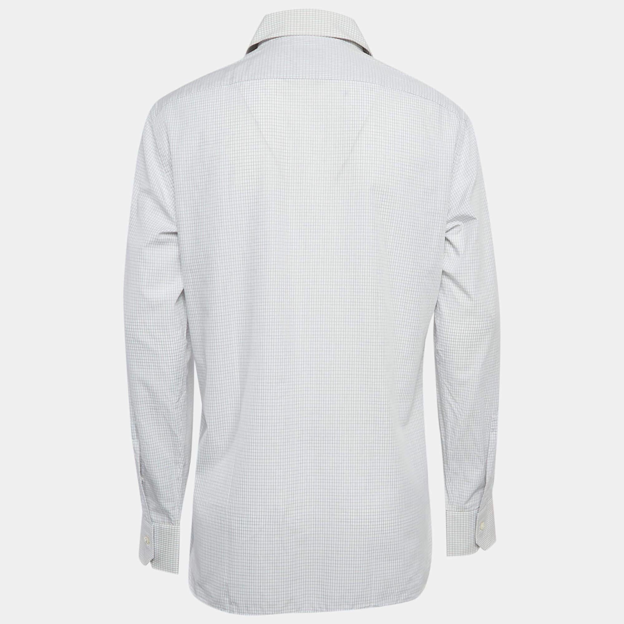 Shirts are an indispensable part of a wardrobe so this brand brings you a creation that is both versatile and stylish. It has been tailored from quality material in a versatile shade. The shirt is detailed with signature elements and a comfortable
