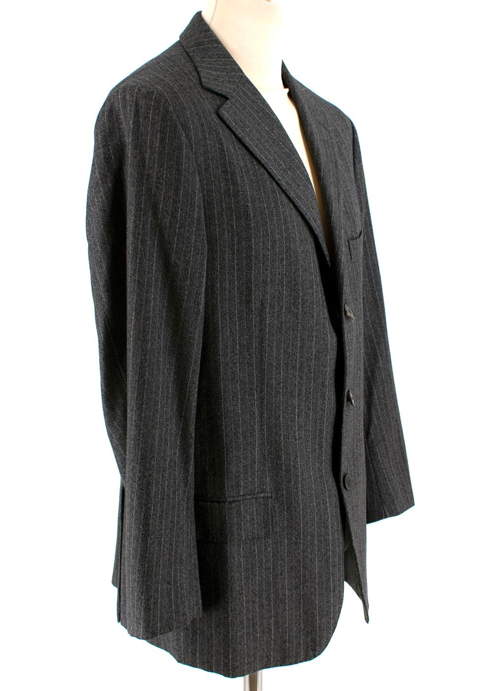 Ermenegildo Zegna Wool Grey Striped Single Breasted Suit 

-Luxurious soft texture
-Classic cut
(Jacket)
-Fully lined
-3 functional outer pockets 
-3 functional inner pockets 
-1 doble pen pocket 
(Pants)
-4 pocket design 
-Front pockets have