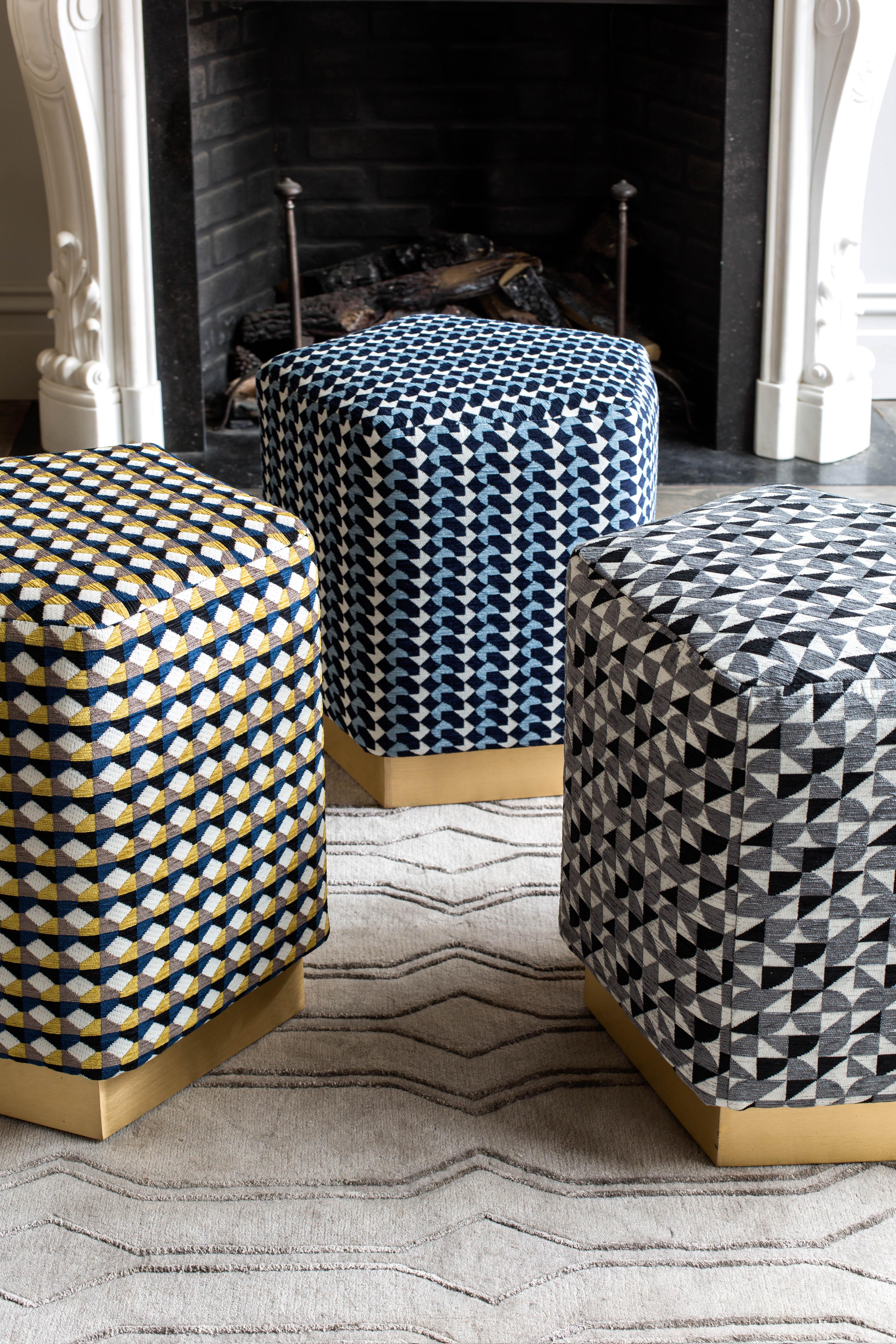 Ermes Pentagon Brasilia Pouf with Curvature Collection and Brass or Steel Plinth In New Condition For Sale In London, GB