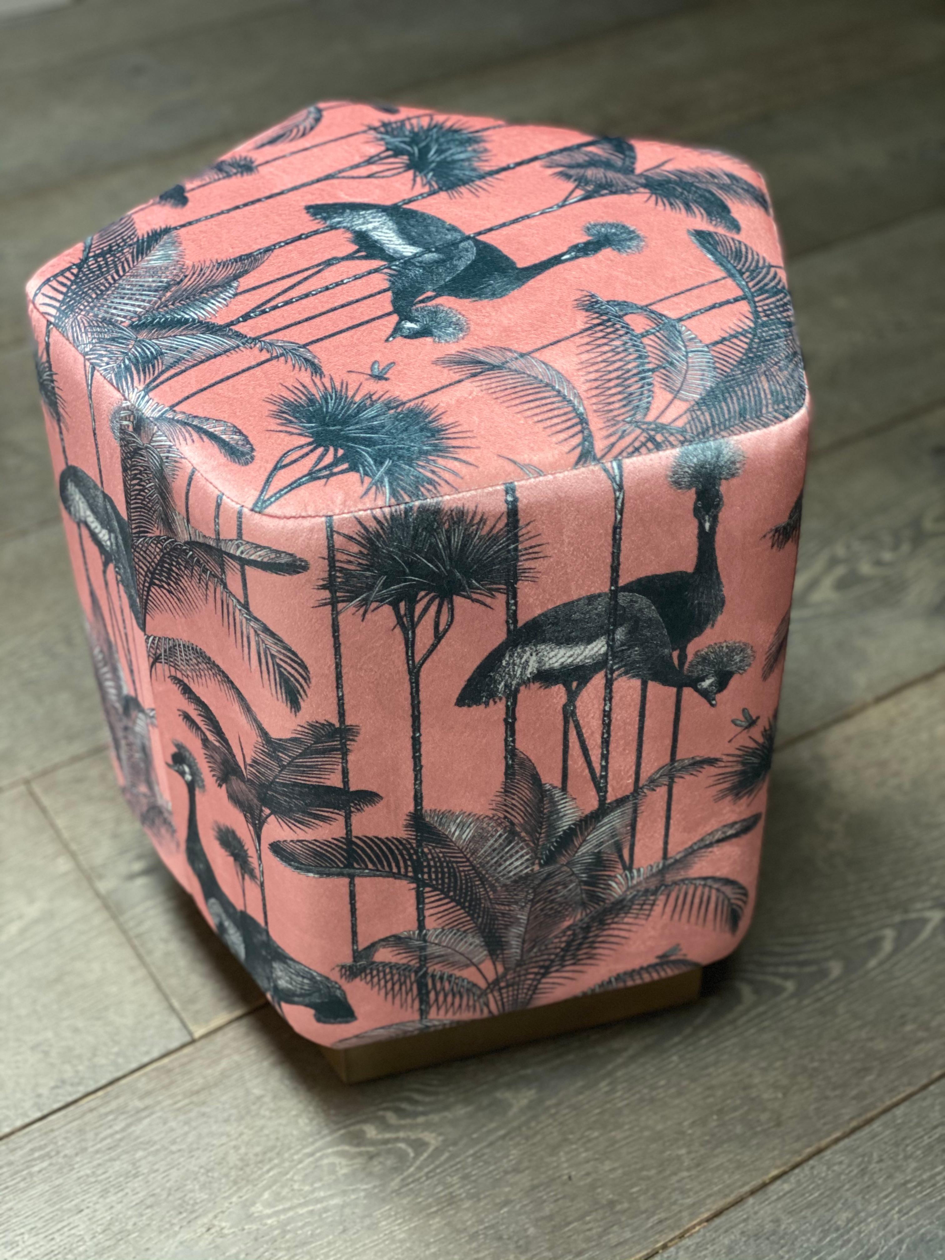 Ermes Pentagon Pouf Crane Fonda Pink Patterned and Antique Brass Plinth In New Condition For Sale In London, GB