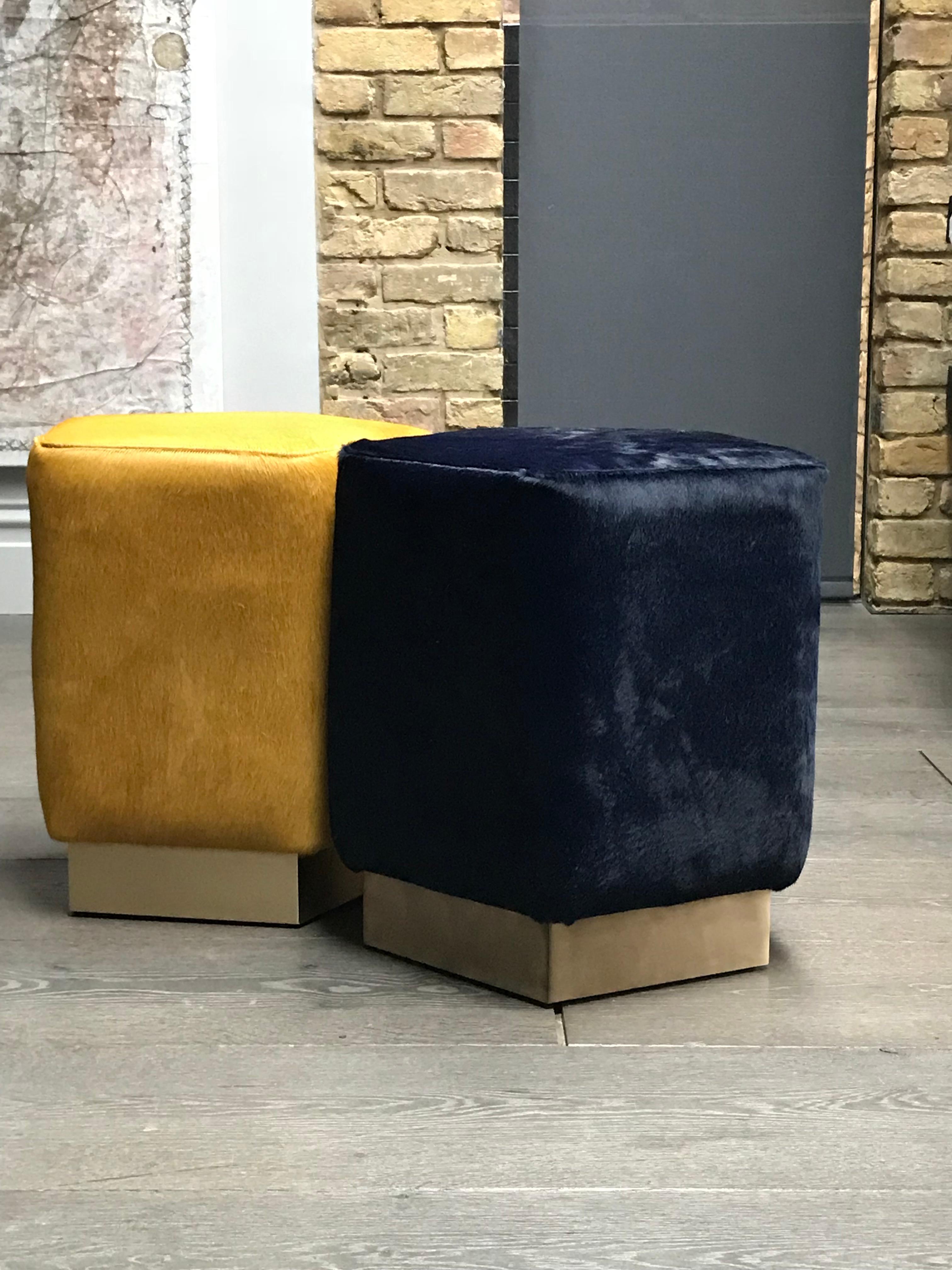 Ermes Pentagon Pouf Ink Cowhide and Antique Brass Plinth In New Condition For Sale In London, GB