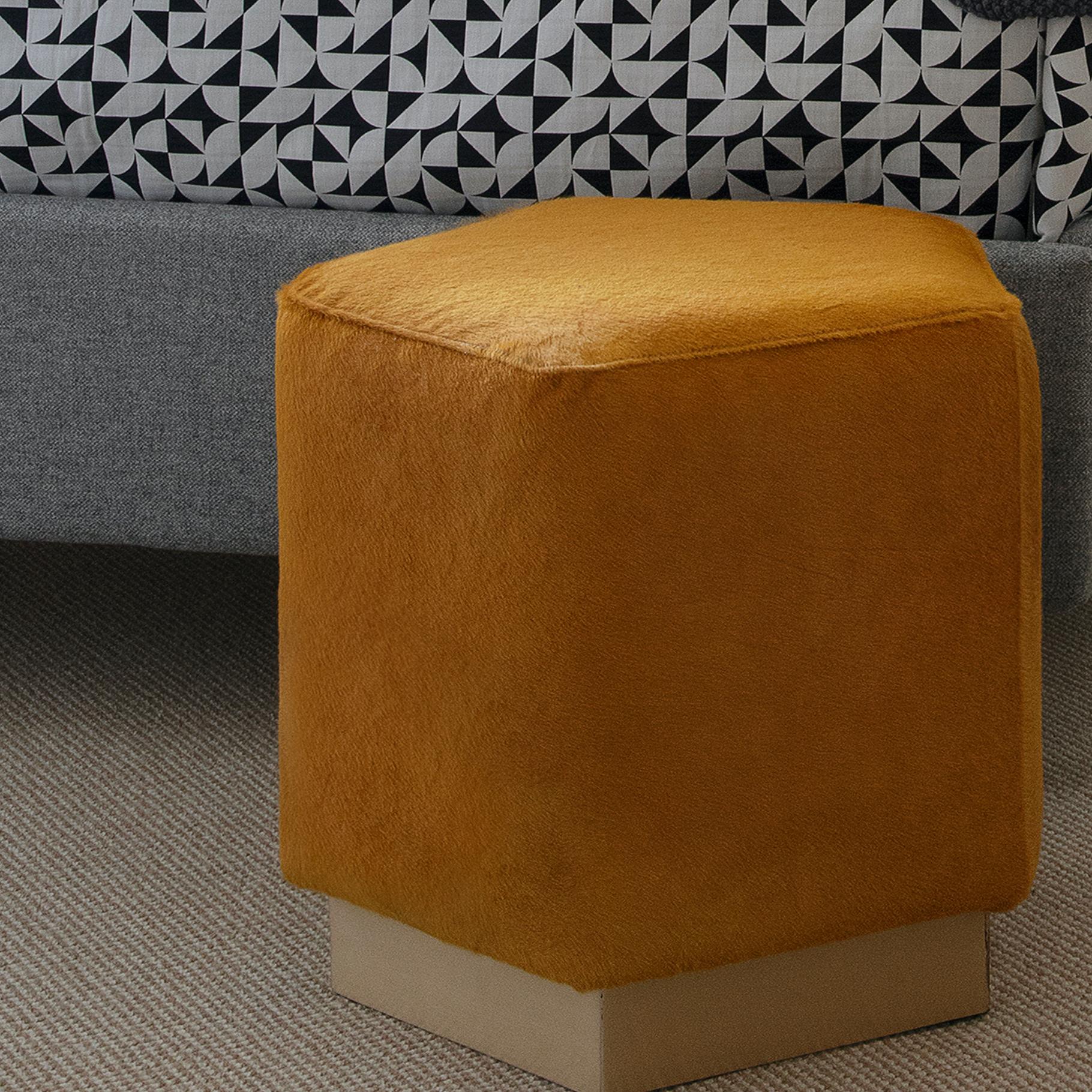 Ermes Pentagon Pouf Mustard Cowhide and Antique Brass Plinth In New Condition For Sale In London, GB
