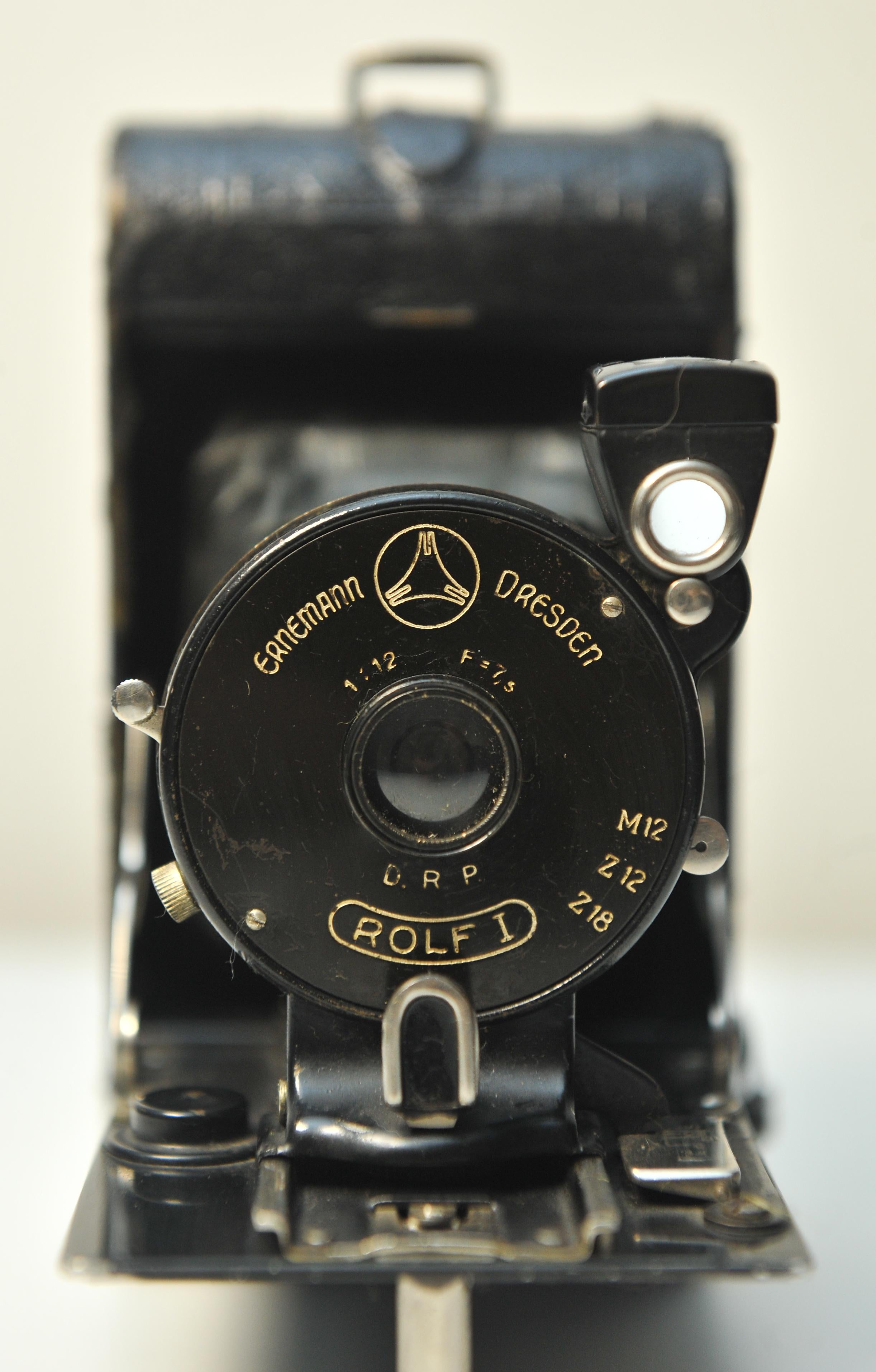 Leather Ernemann ROLF II Folding 127 Rollfilm Camera With 75mm F12 Rapid Rectilinear For Sale