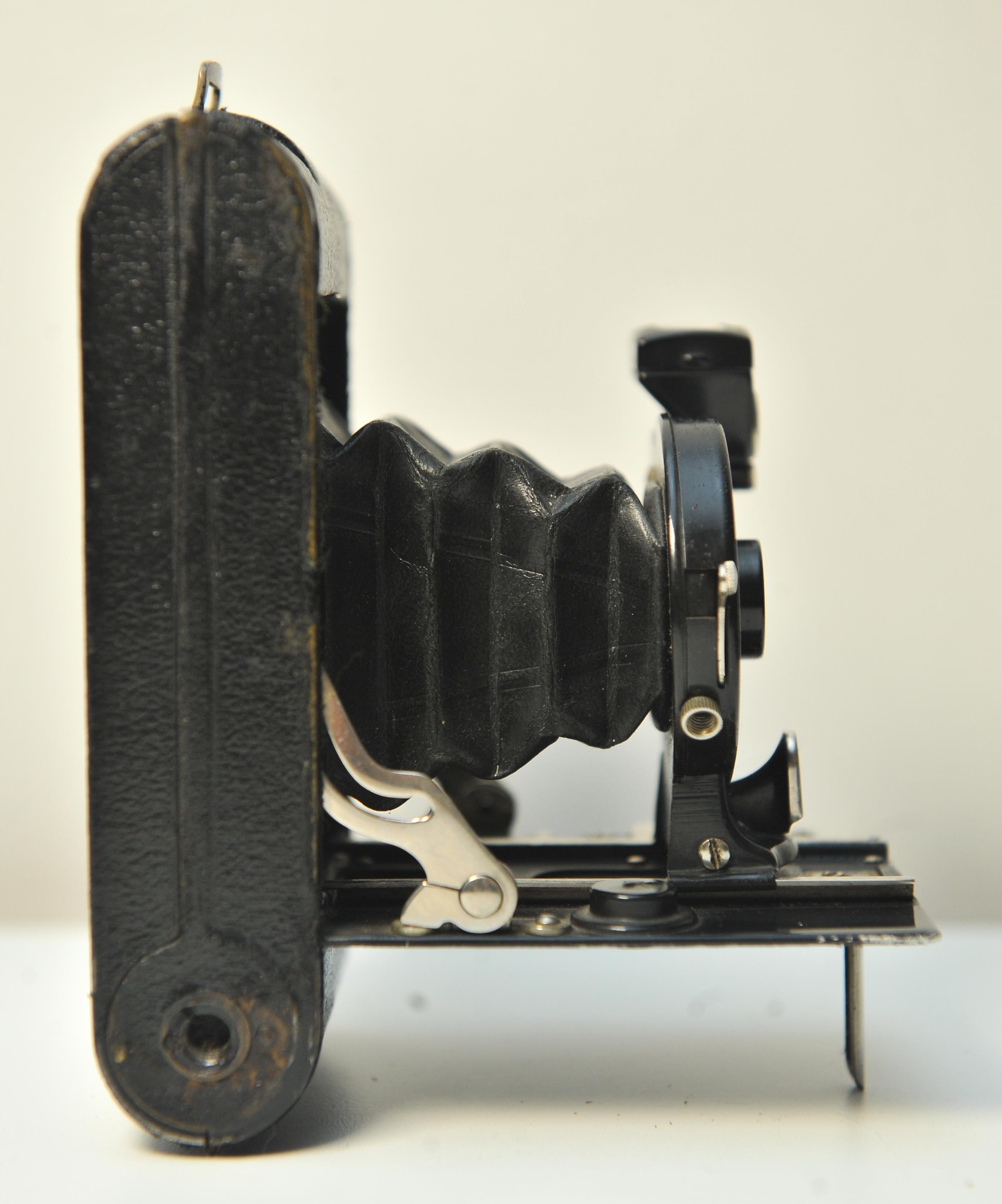 Ernemann ROLF II Klappbare 127 Rollfilm-Kamera mit 75mm F12 Rapid Rectilinear im Angebot 1