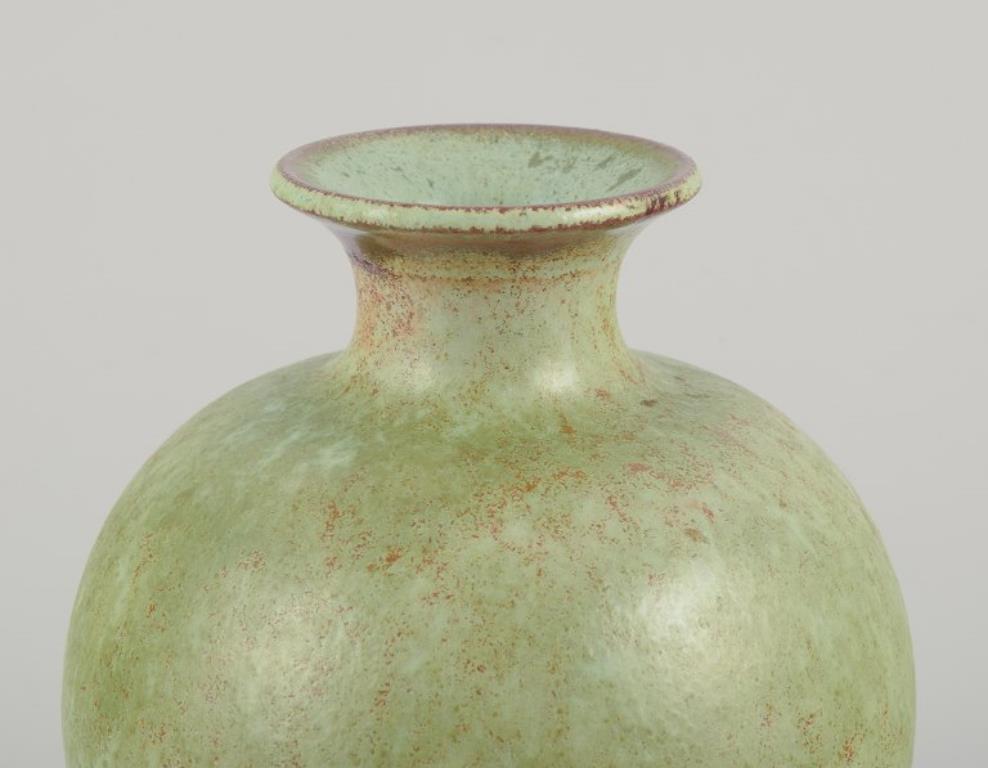 Français Ernenwein Marmoutier, céramiste français, Alsace, France Vase en céramique unique en vente