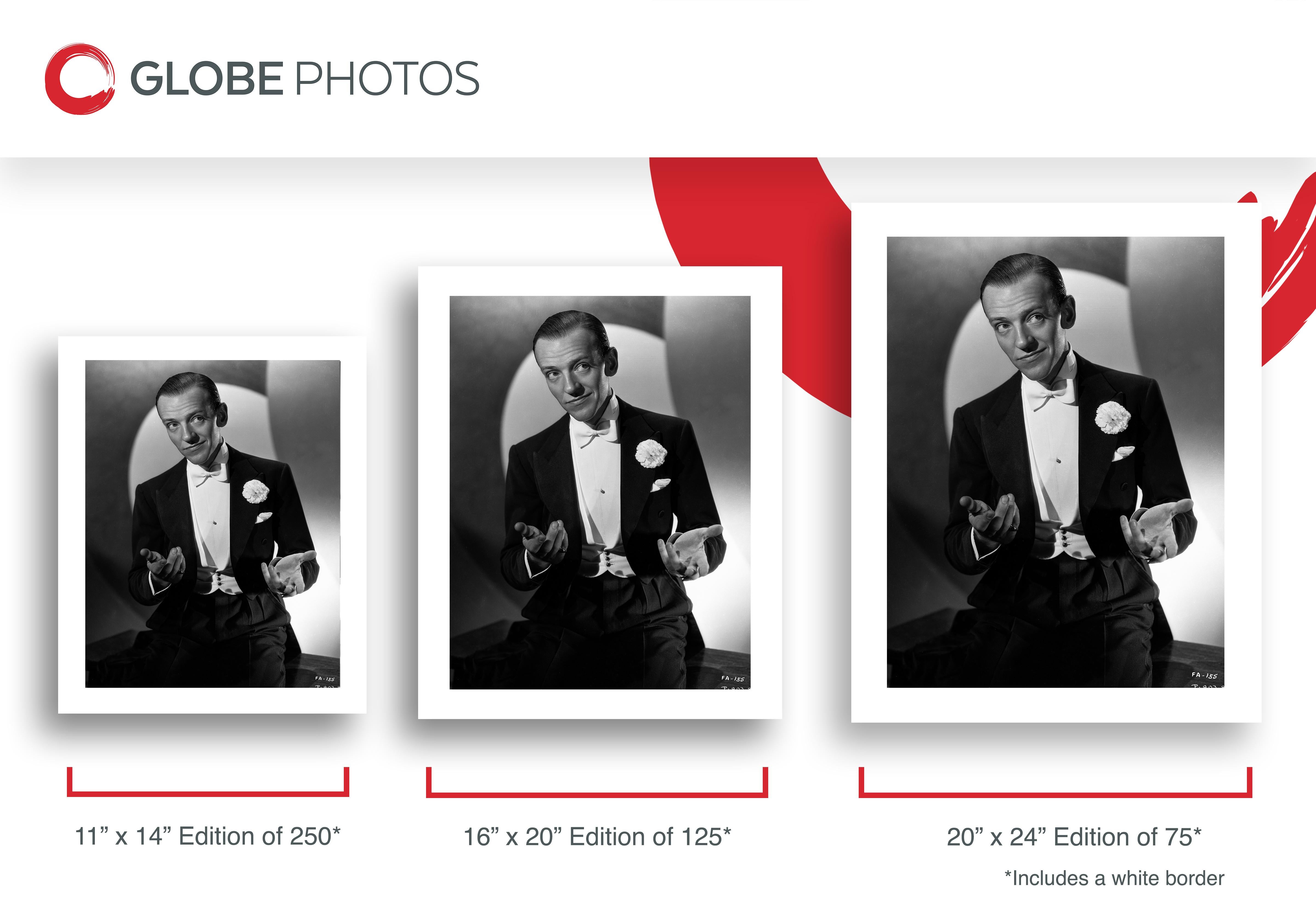 Fred Astaire in abiti da cerimonia III - Photograph Contemporaneo di Ernest Bachrach
