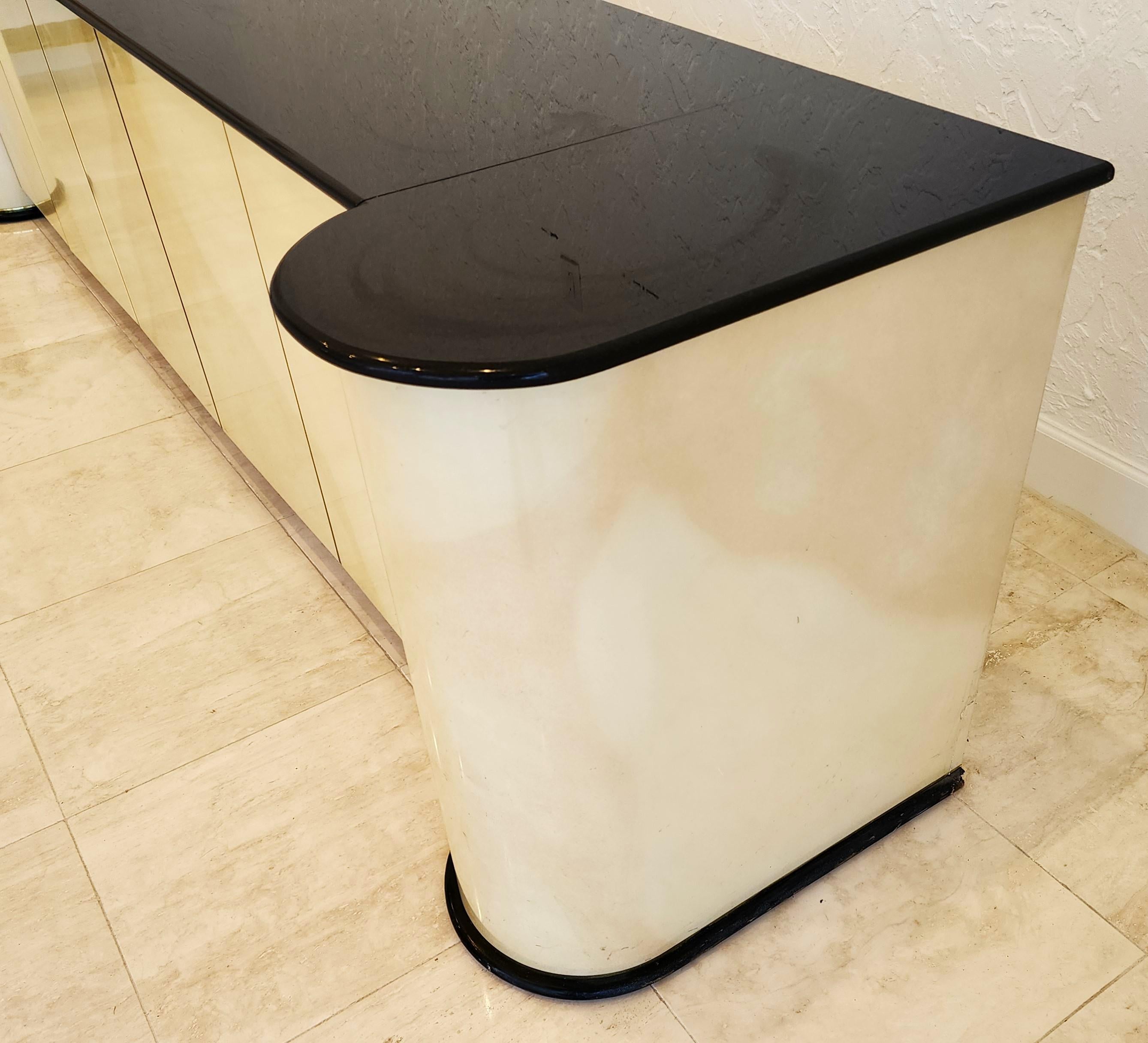 Ottone Credenza in pelle di capra Ernest C. Masi Stile Karl Springer in vendita