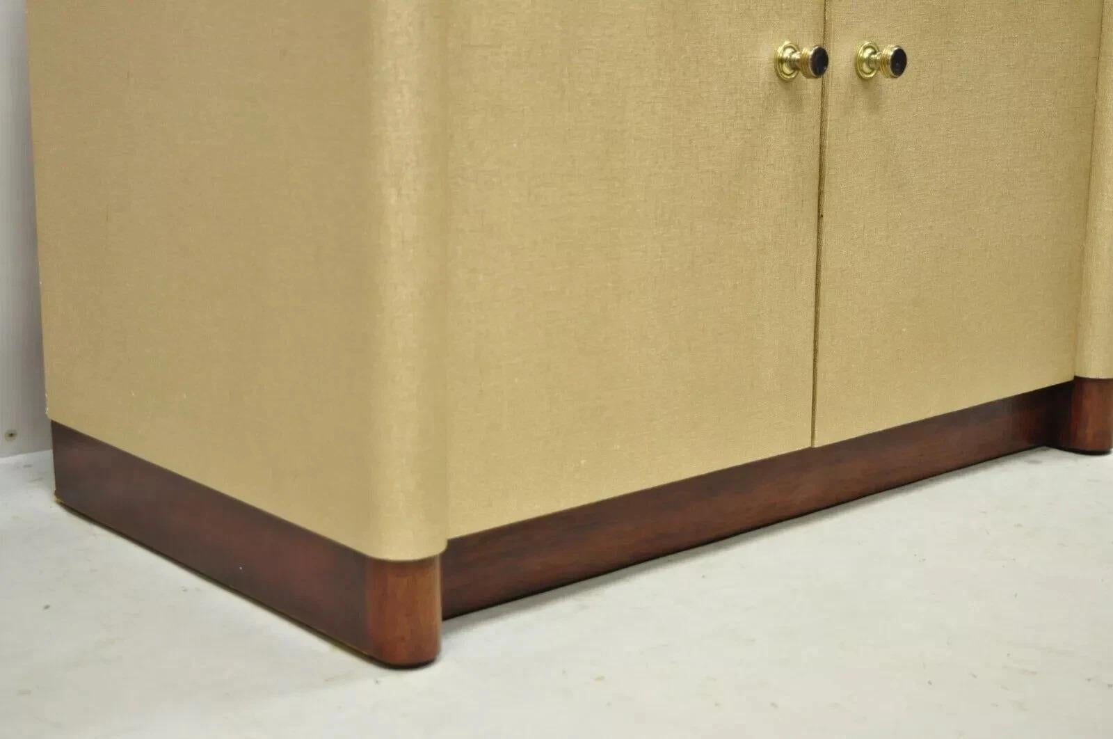 Inconnu Ernest C Masi table de chevet de style Art Déco en raphia doré en vente