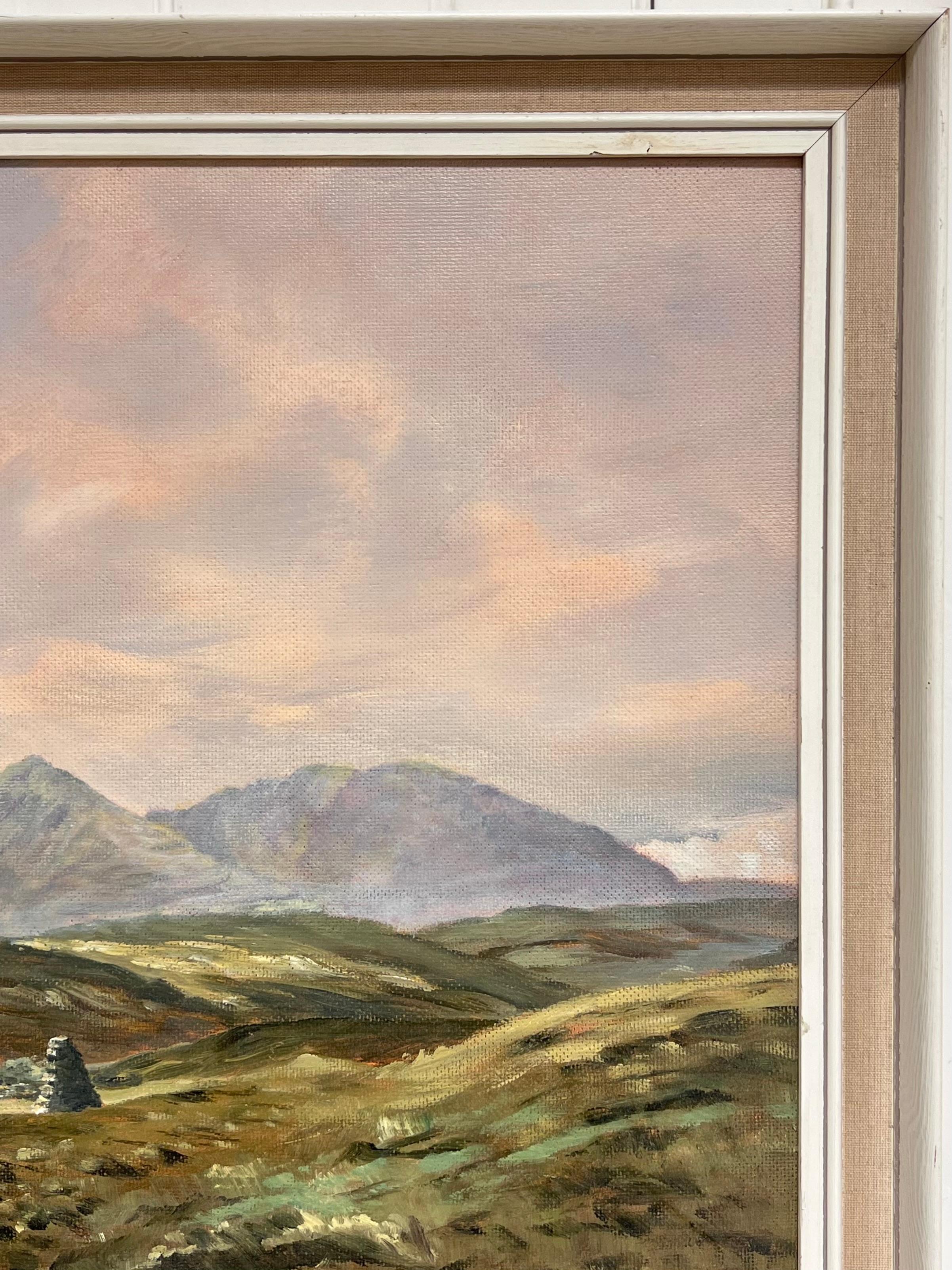 Große schottische Ölgemälde Bothy Cottage Wester Ross Windgepeitschte Landschaft (Braun), Landscape Painting, von Ernest Dunsmore