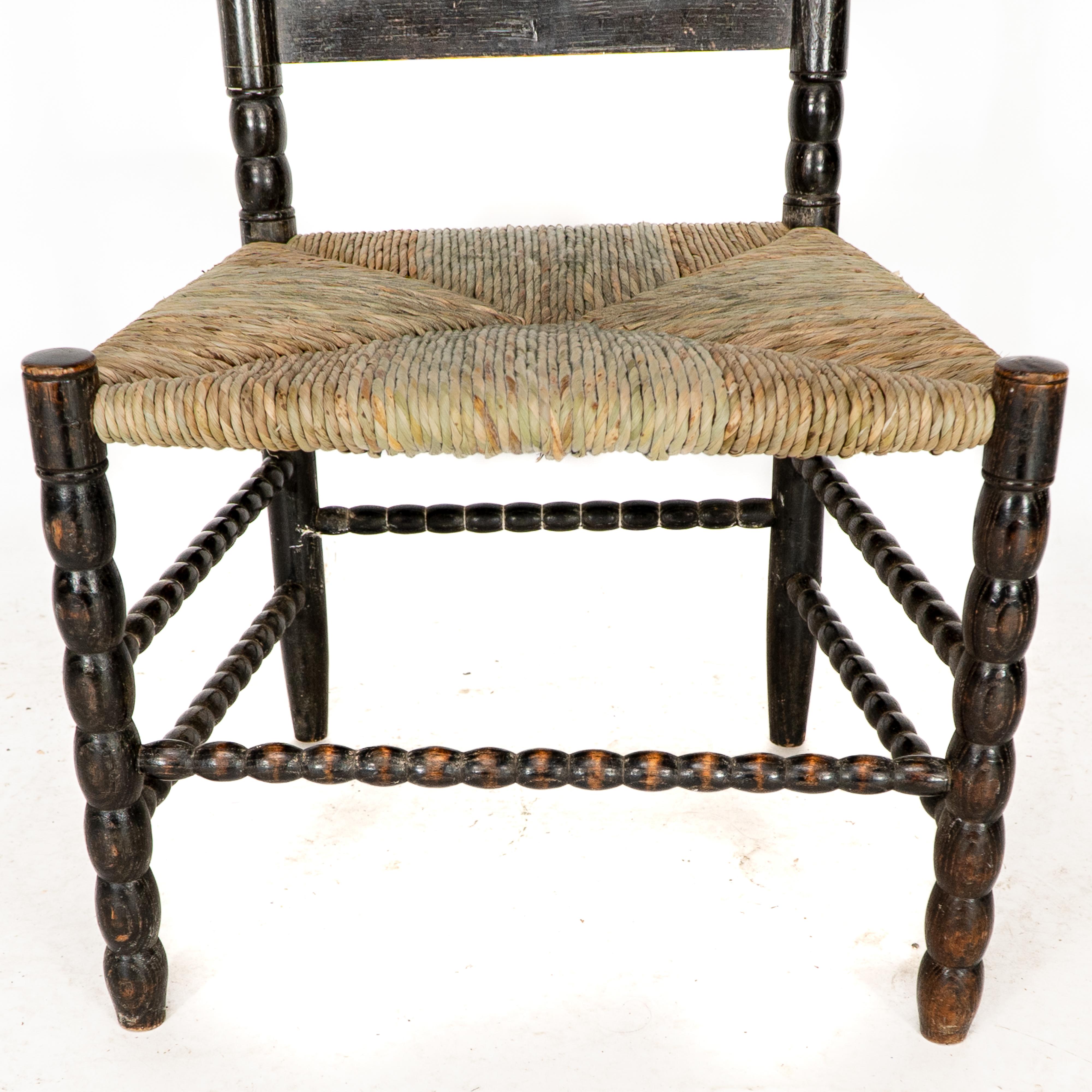 Ernest Gimson. Rare fauteuil bas de l'école Cotswold en bois d'ébène tourné en bobbin en vente 4