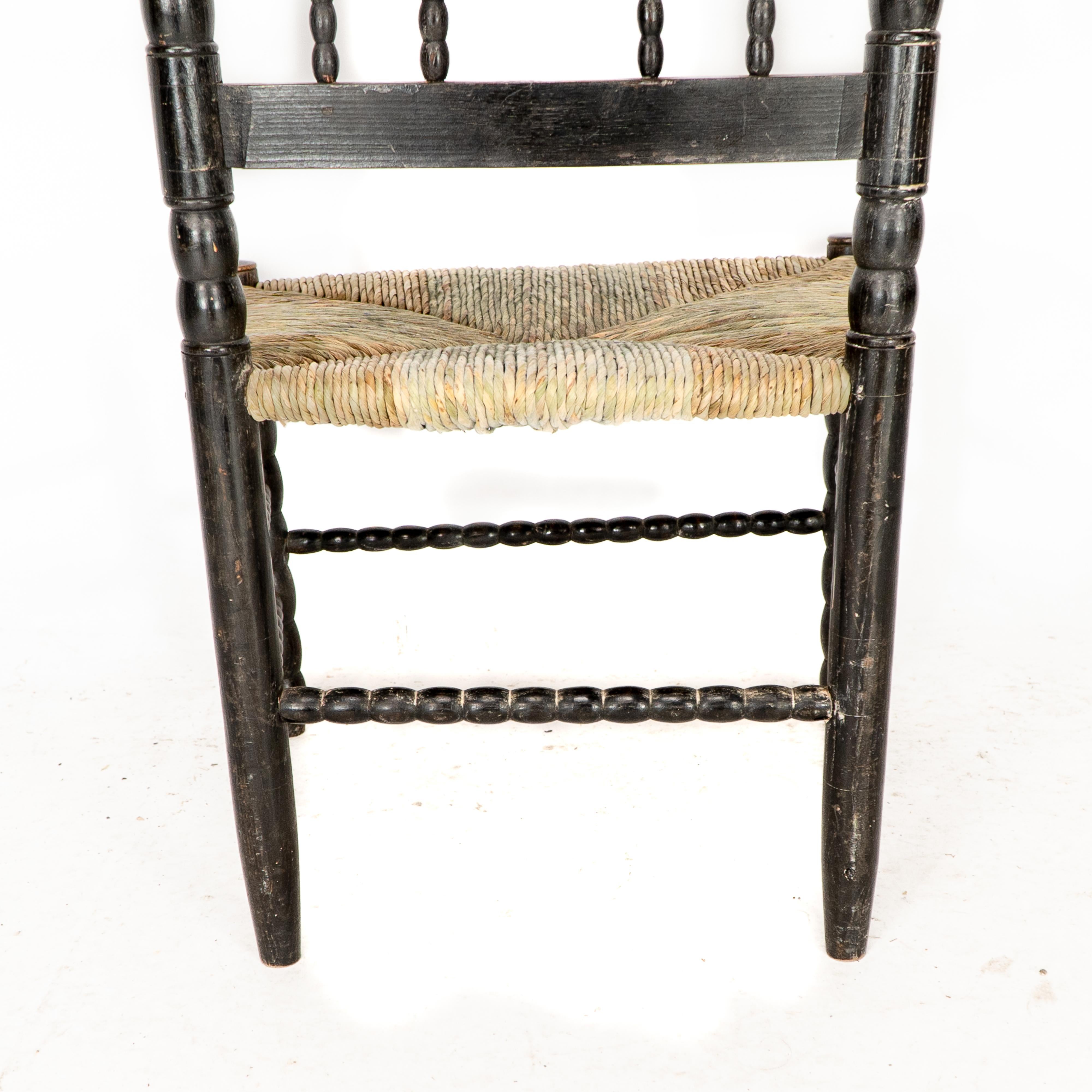 Ernest Gimson. Rare fauteuil bas de l'école Cotswold en bois d'ébène tourné en bobbin en vente 6