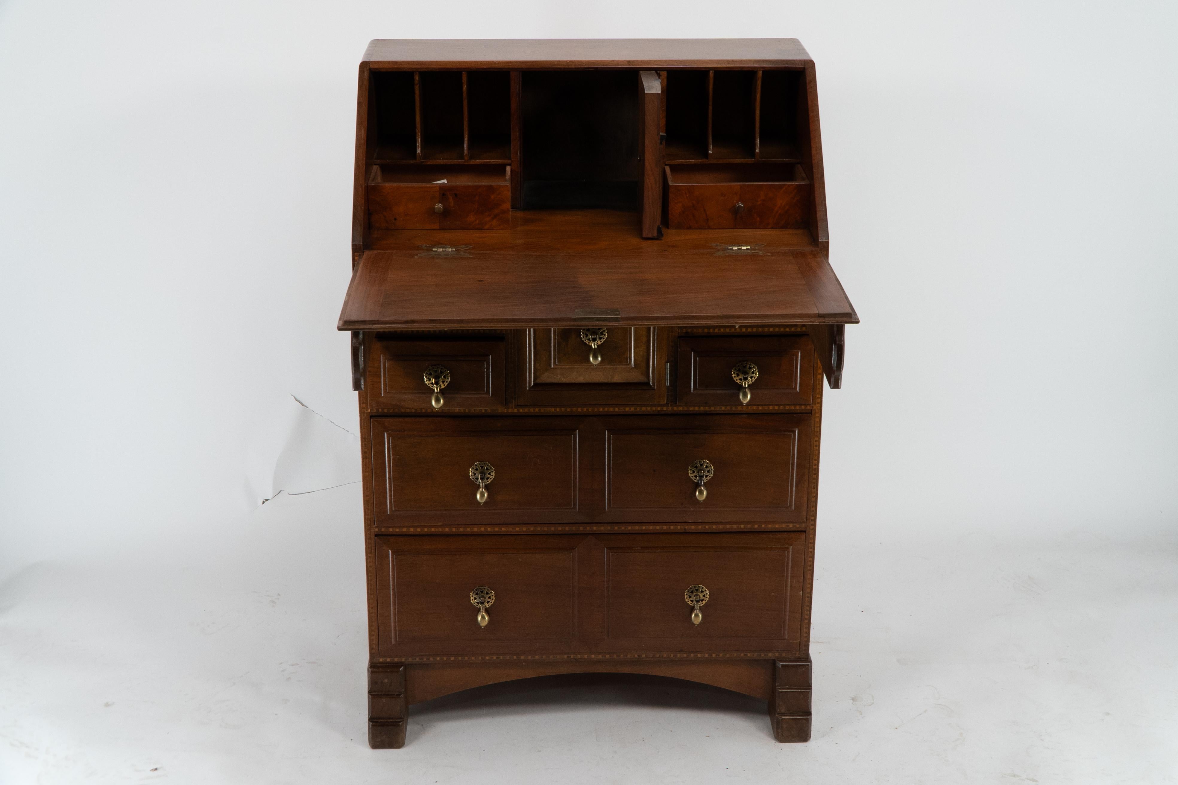 Ernest Gimson A walnut bureau inlaid with holly chequered string inlay. In Good Condition For Sale In London, GB