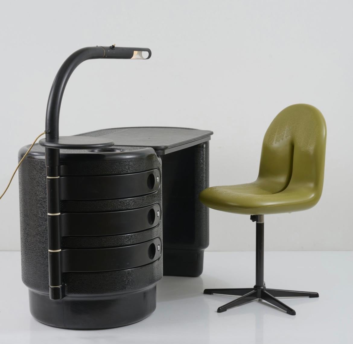 Post-Modern Ernest H. Igl for Bayer AG 'HADI' desk set  For Sale