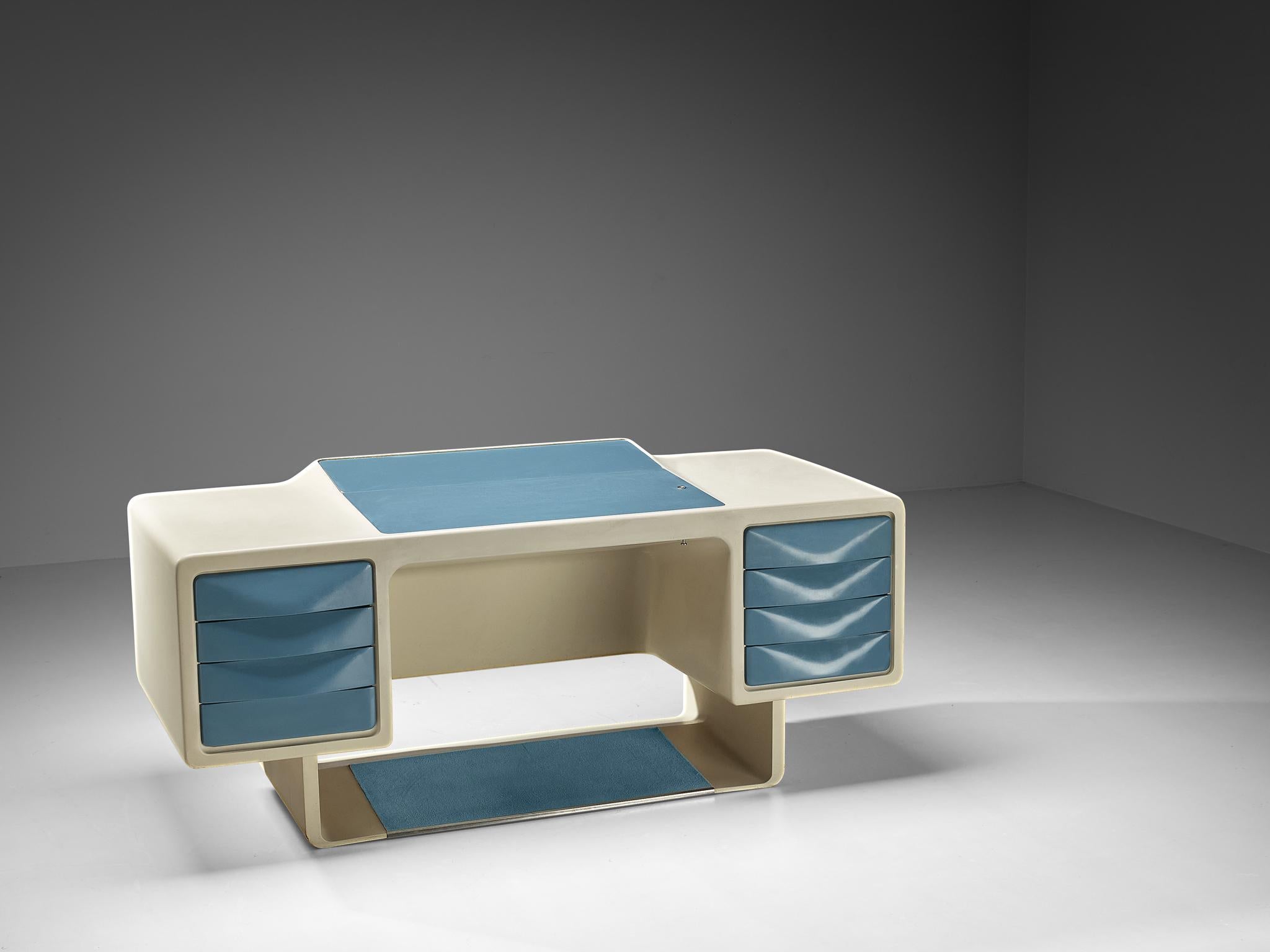 Ernest Igl for Wilhelm Werndl, Directors writing desk, fiberglass, Germany, 1970s 

This design truly resembles the ethos of the seventies – a bright and bold era – featuring the commonly used material of that time named fiberglass. Ernest Igl