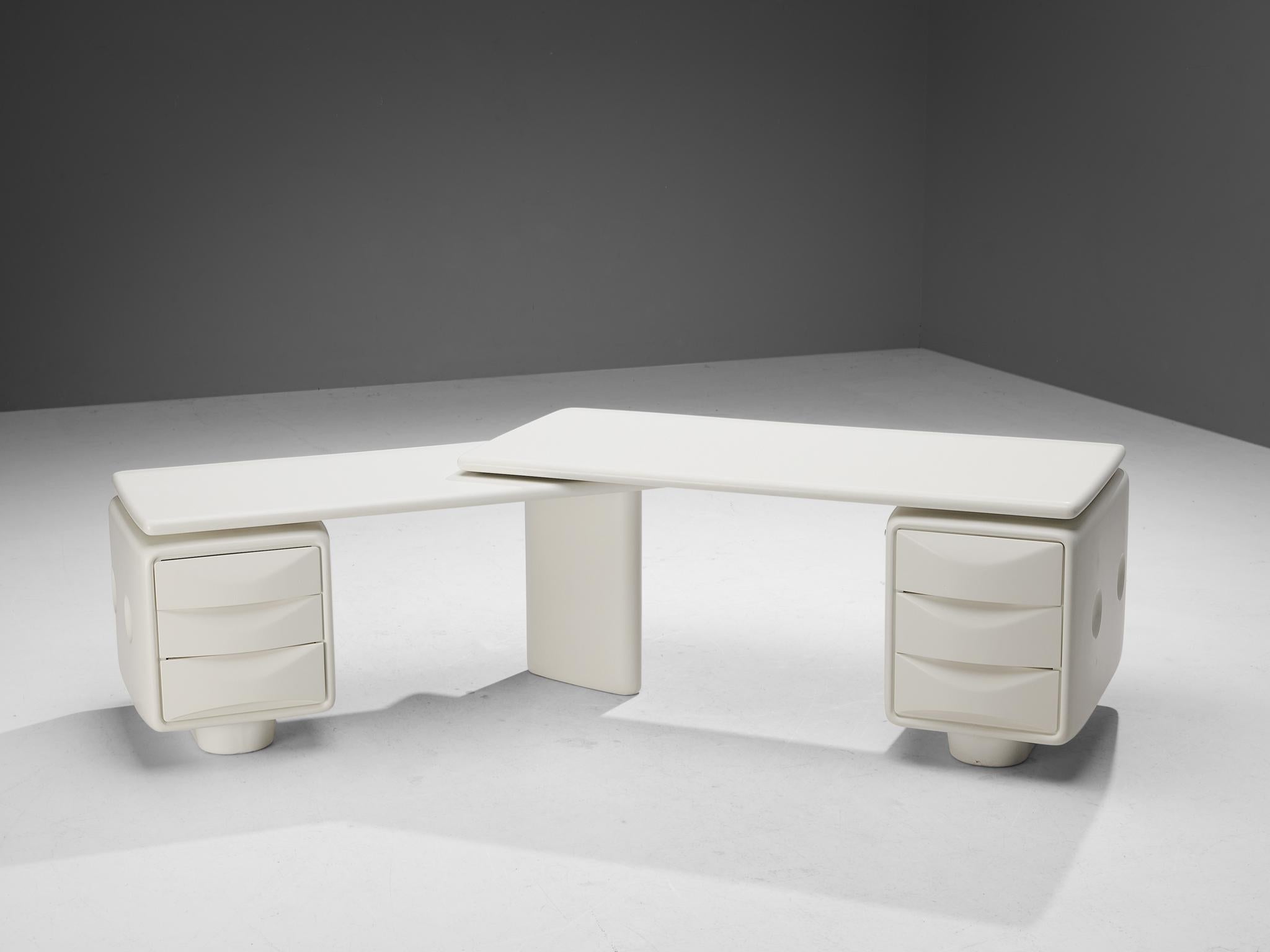Ernest 'Igl' Hofmann for Wilhelm Werndl, corner desk, model 'Jet', fiberglass, Germany, designed in 1970 

This design truly fits within the ethos of the seventies – a bright and bold era – featuring the commonly used material of that time named