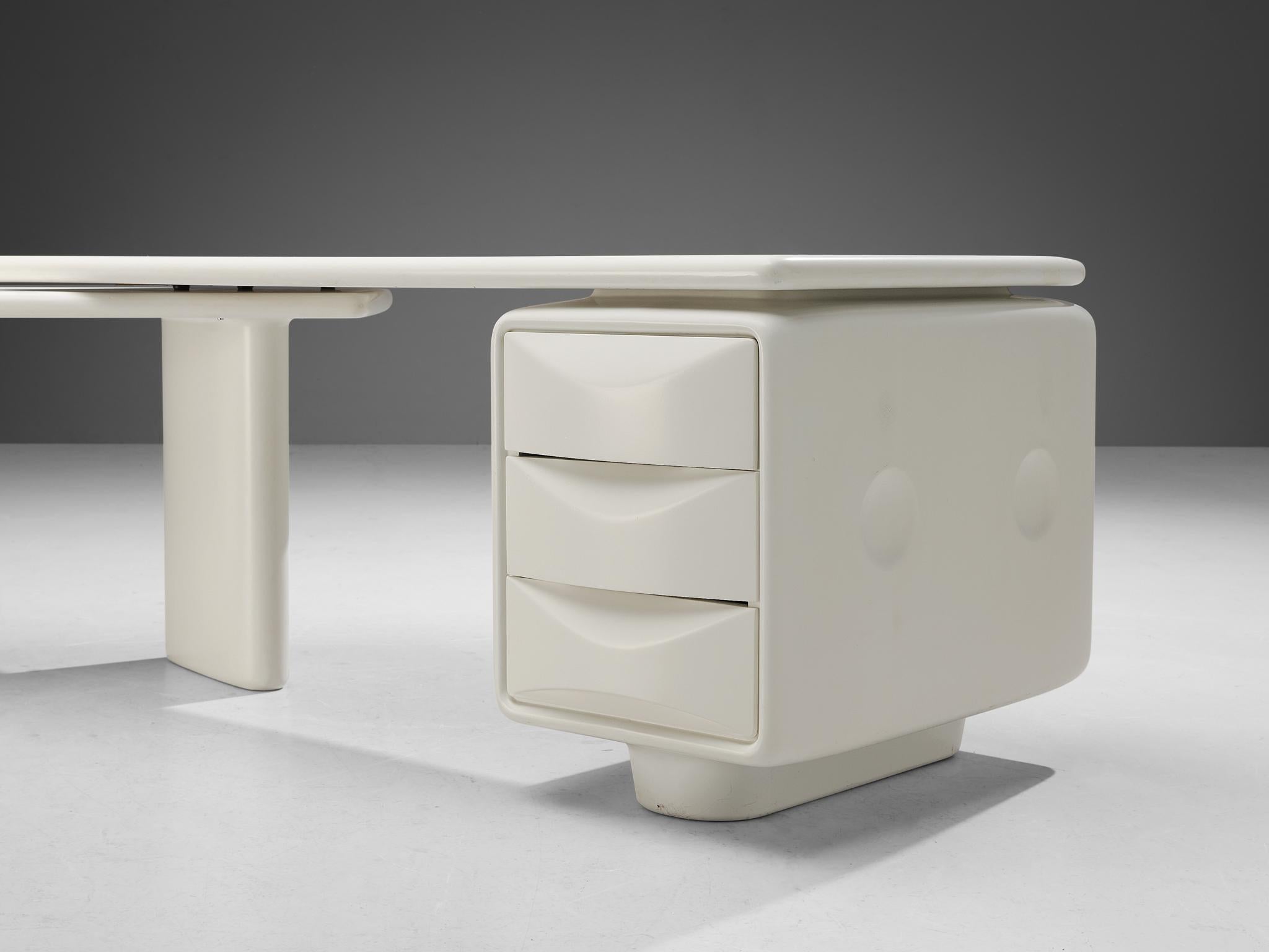 Ernest 'Igl' Hofmann Corner Desk in White Fiberglass In Good Condition For Sale In Waalwijk, NL