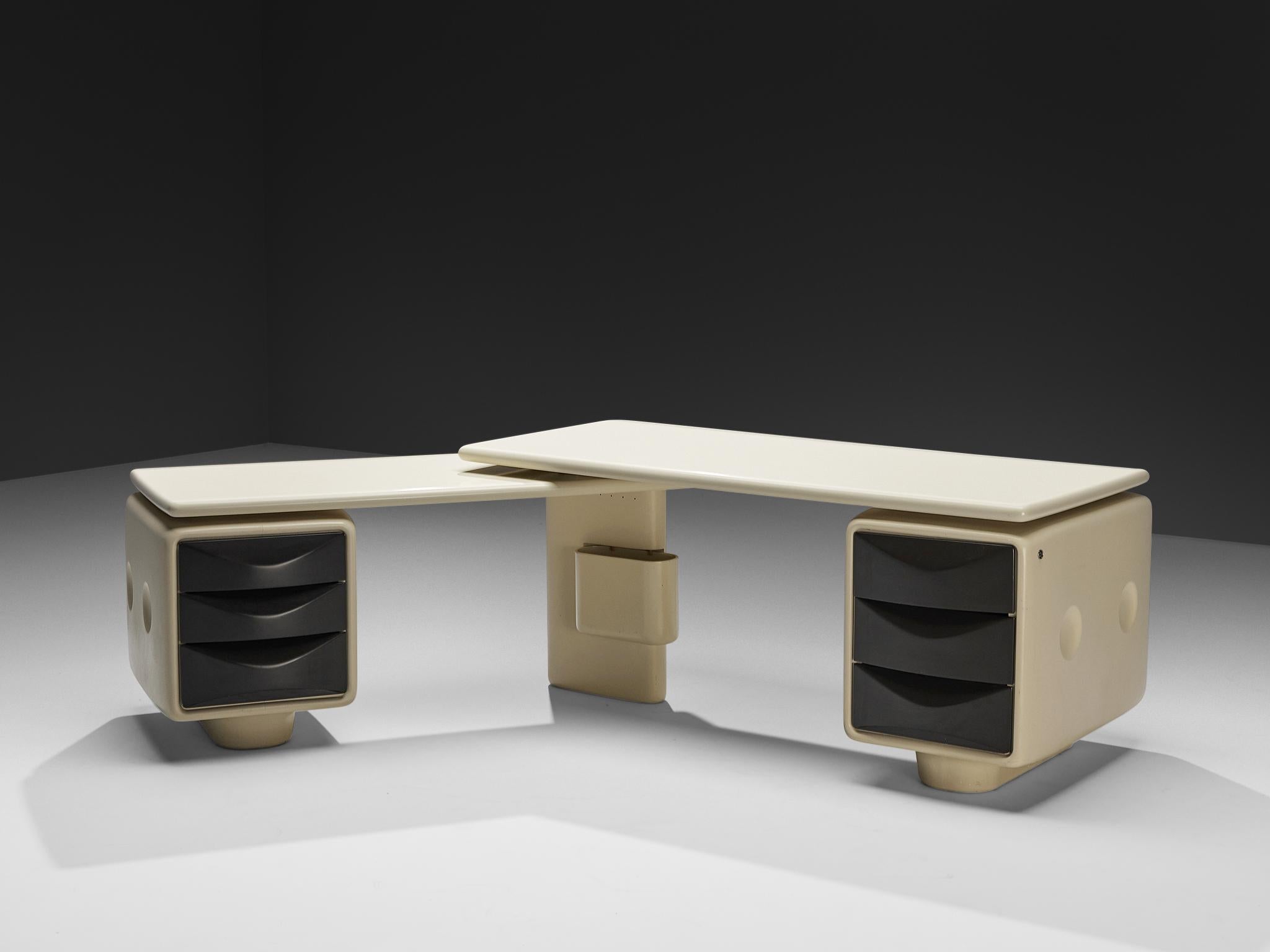 Ernest 'Igl' Hofmann for Wilhelm Werndl, corner desk, model 'Jet', polyurethane, Germany, 1970/71

Ernest Hofmann, also known by his artist name 'Igl', recently gained an international audience for his design work. An orange-colored version of a